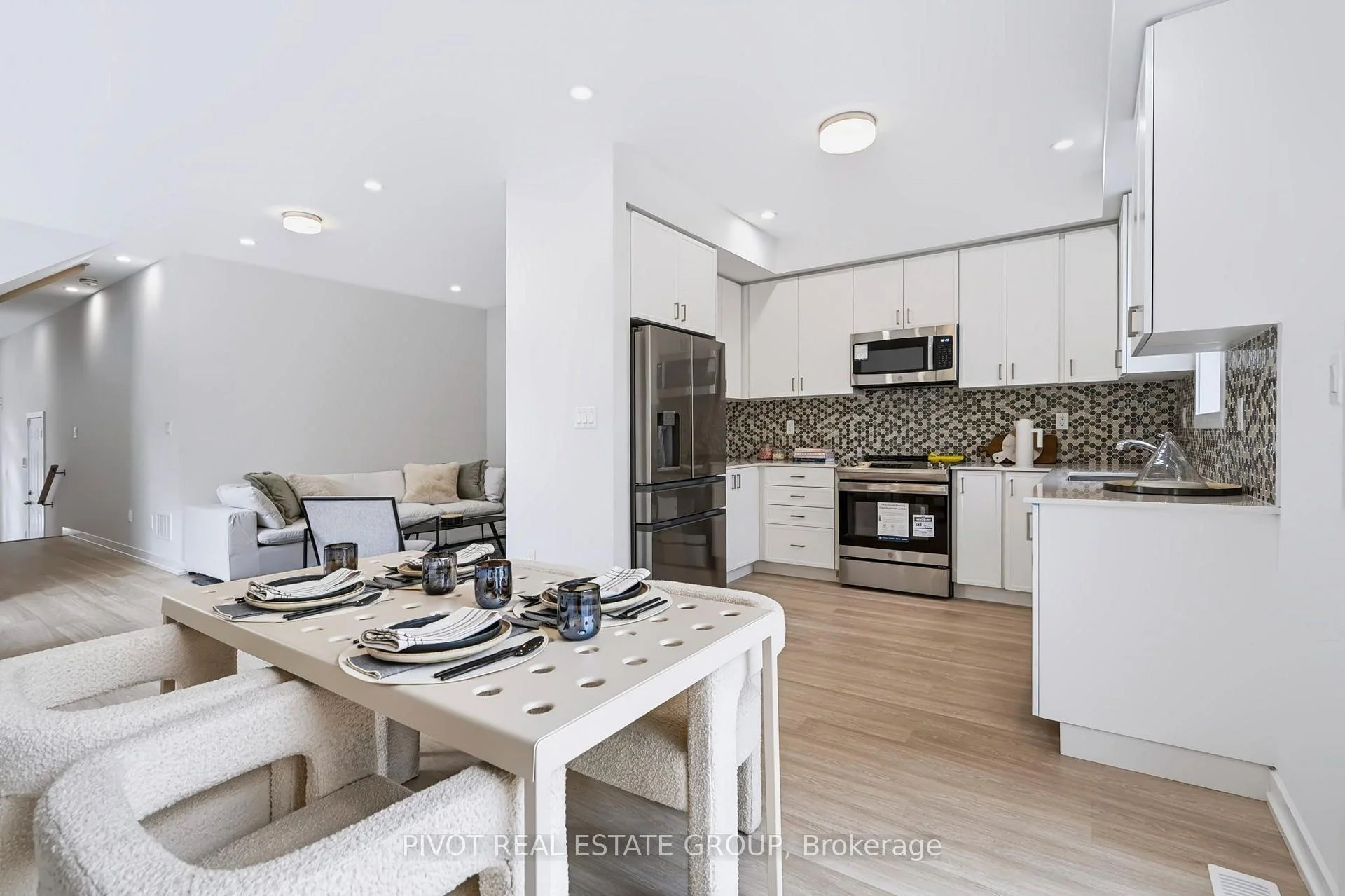 Photo 51 of 20 Observatory Way, Whitby, Brooklin — HOMEH