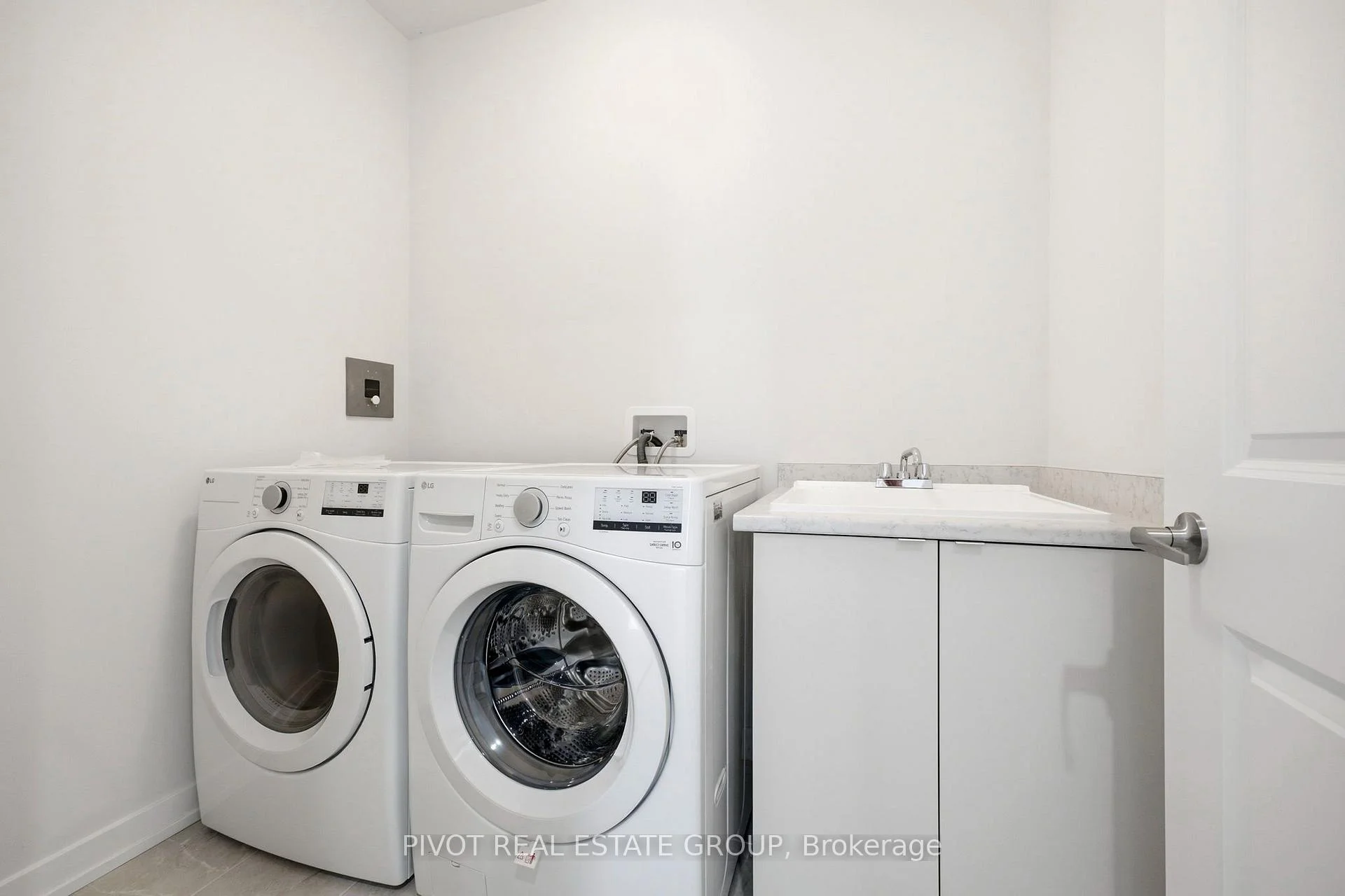 Photo 56 of 20 Observatory Way, Whitby, Brooklin — HOMEH