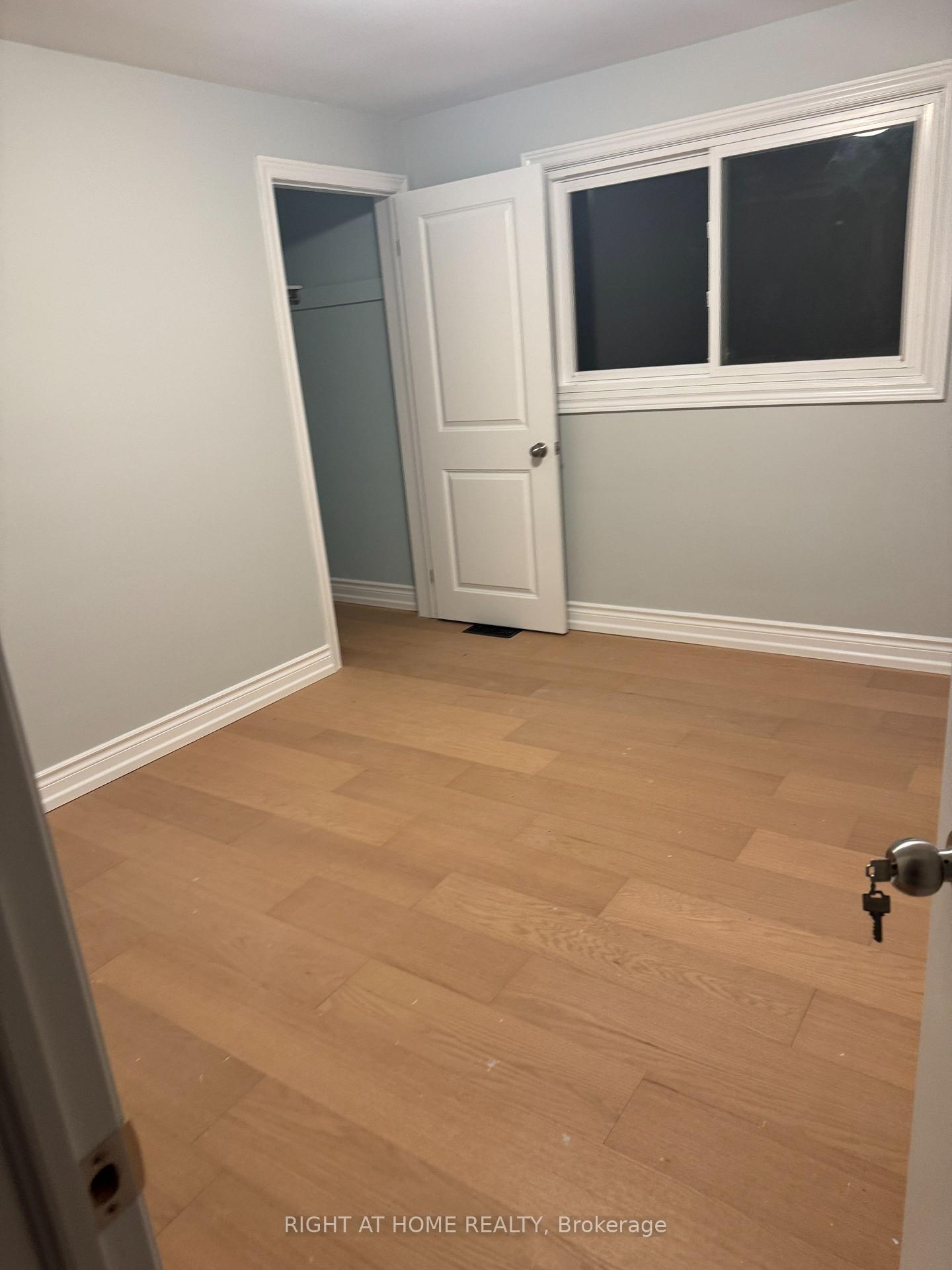Photo 2 of 32 Conlins Road E, Scarborough, Highland Creek — HOMEH