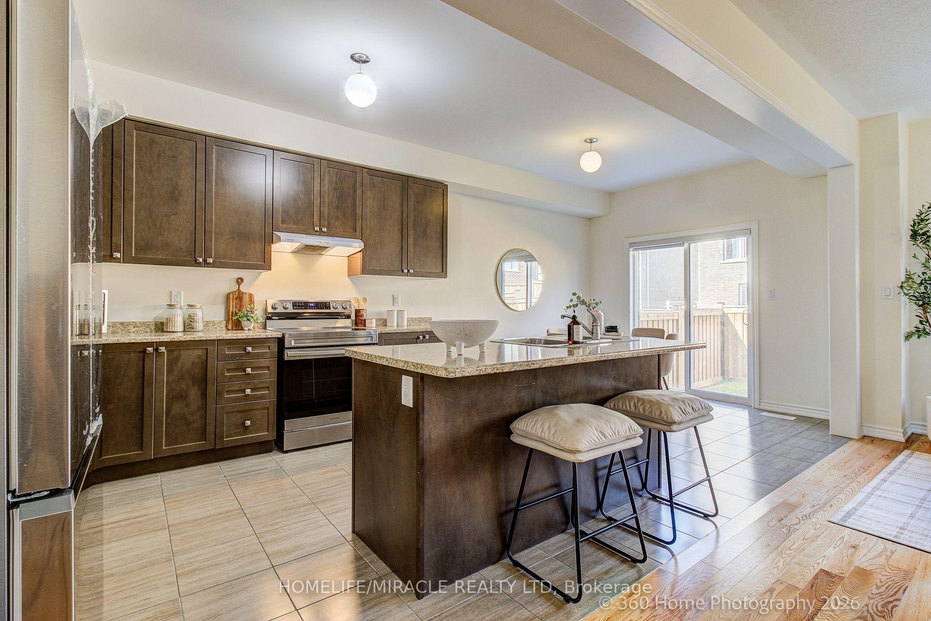 Photo 6 of 2528 Athena Path, Pickering, Rural Pickering — HOMEH