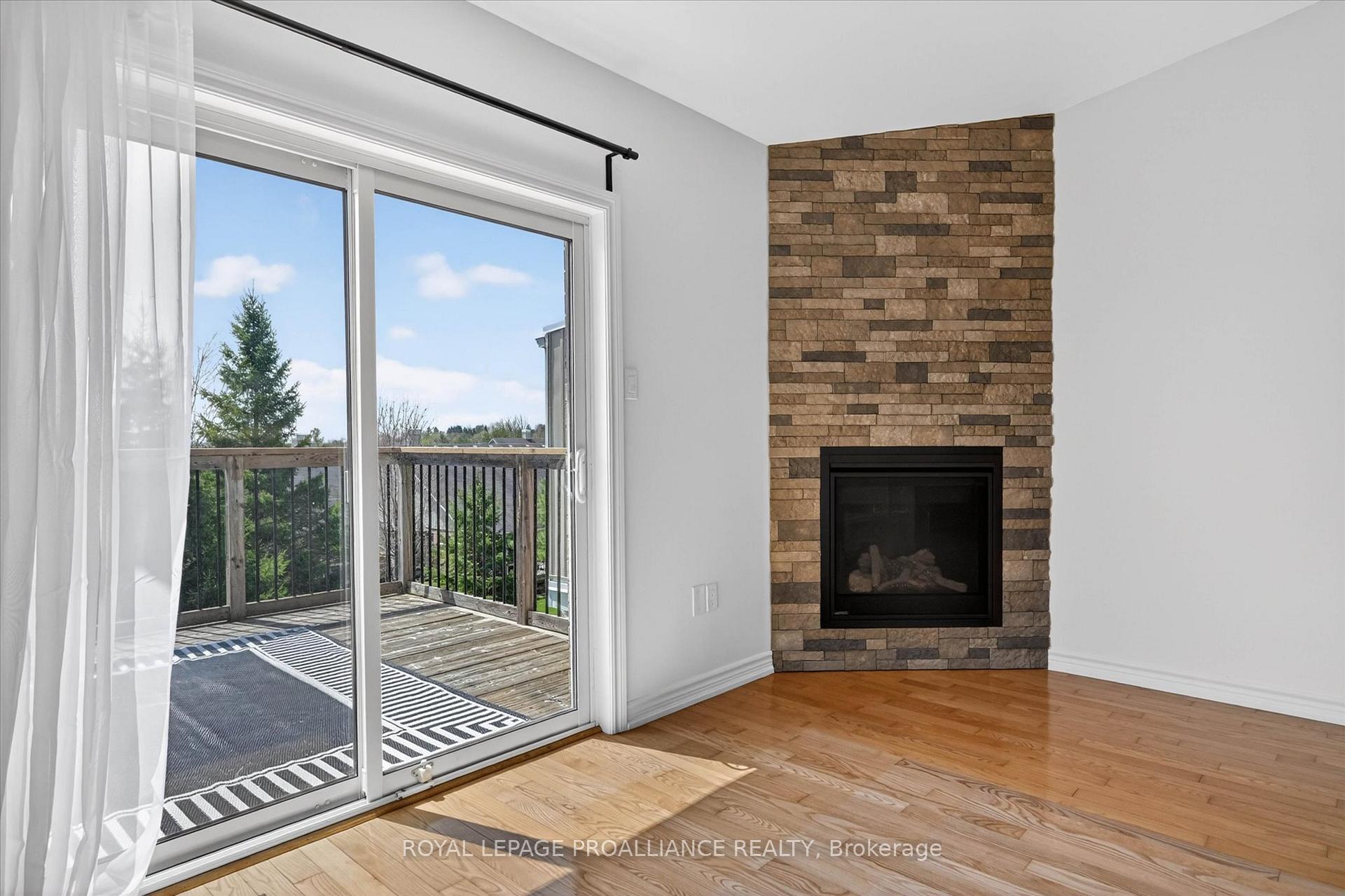 Photo 14 of 138 Village Crescent, Peterborough, Otonabee Ward 1 — HOMEH