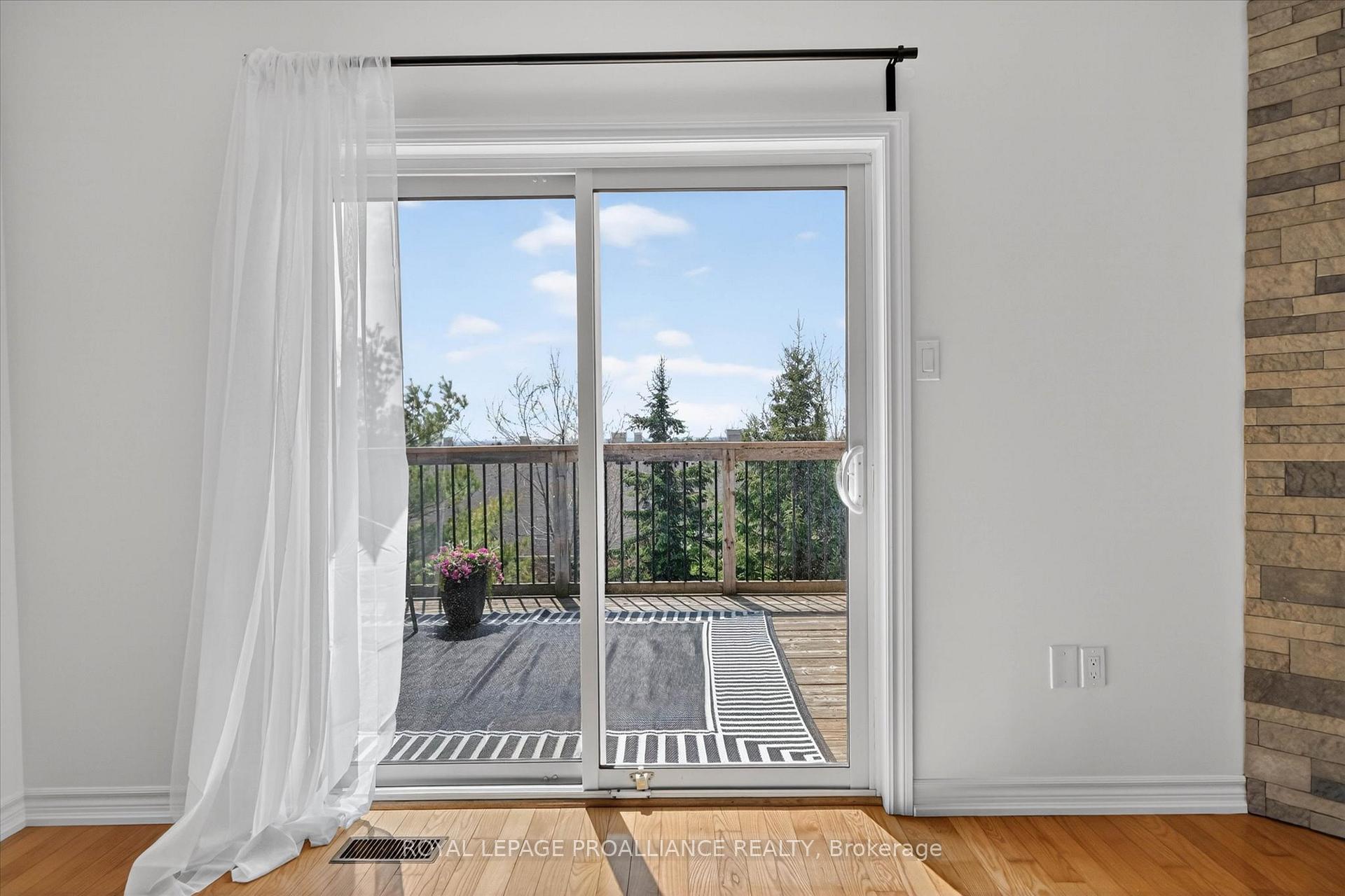 Photo 15 of 138 Village Crescent, Peterborough, Otonabee Ward 1 — HOMEH