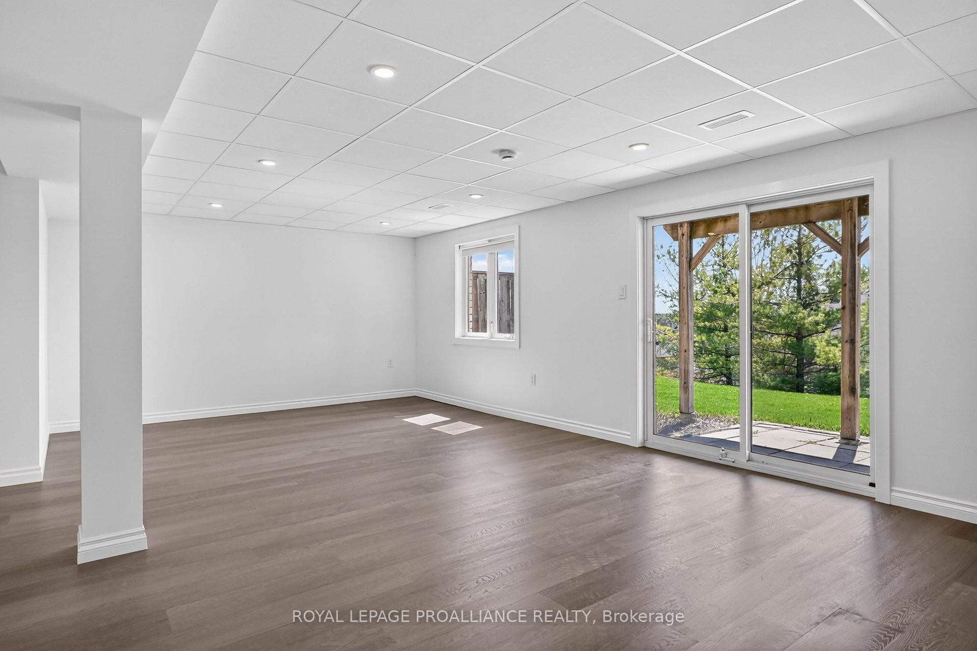 Photo 34 of 138 Village Crescent, Peterborough, Otonabee Ward 1 — HOMEH