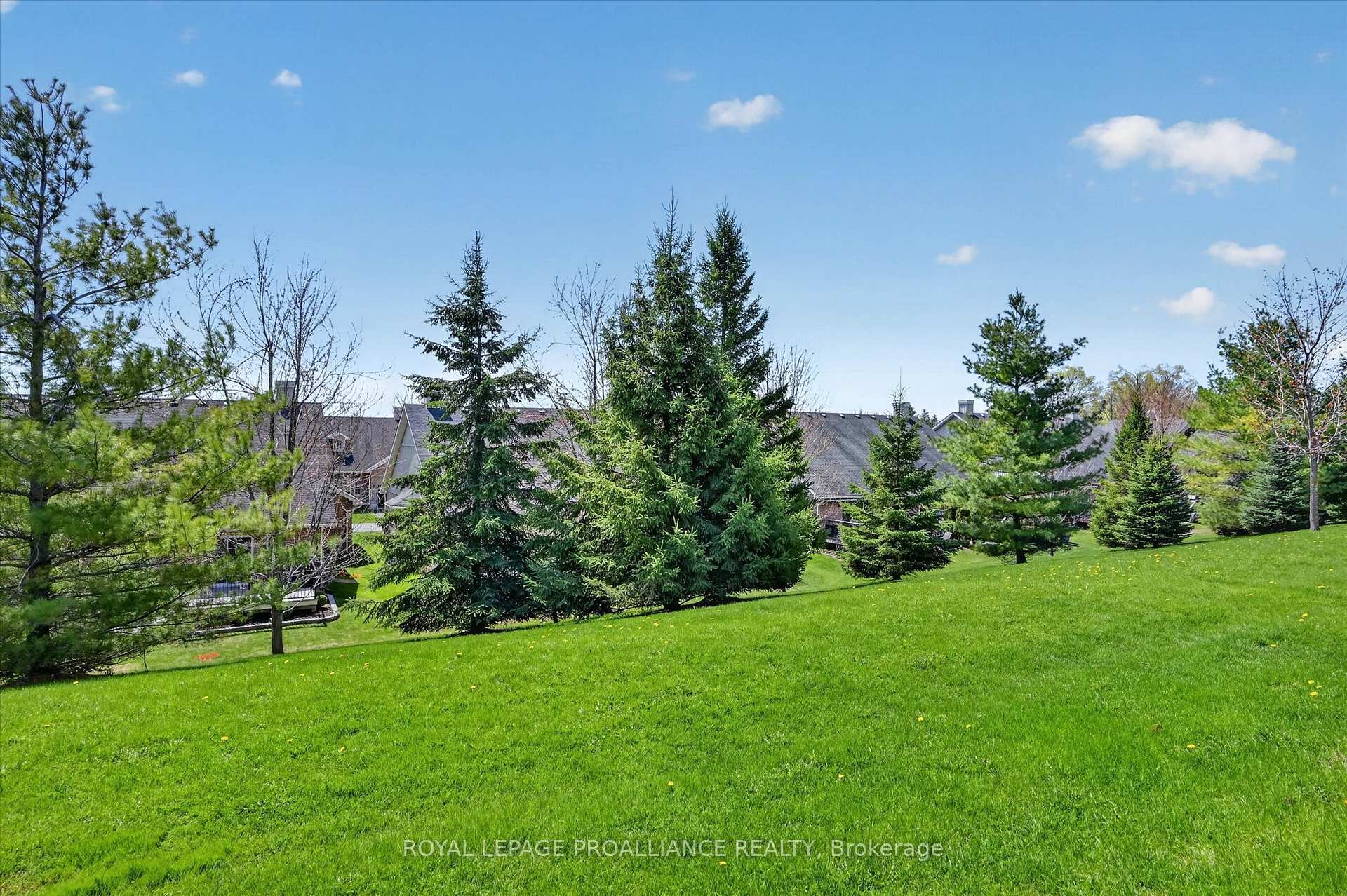 Photo 39 of 138 Village Crescent, Peterborough, Otonabee Ward 1 — HOMEH