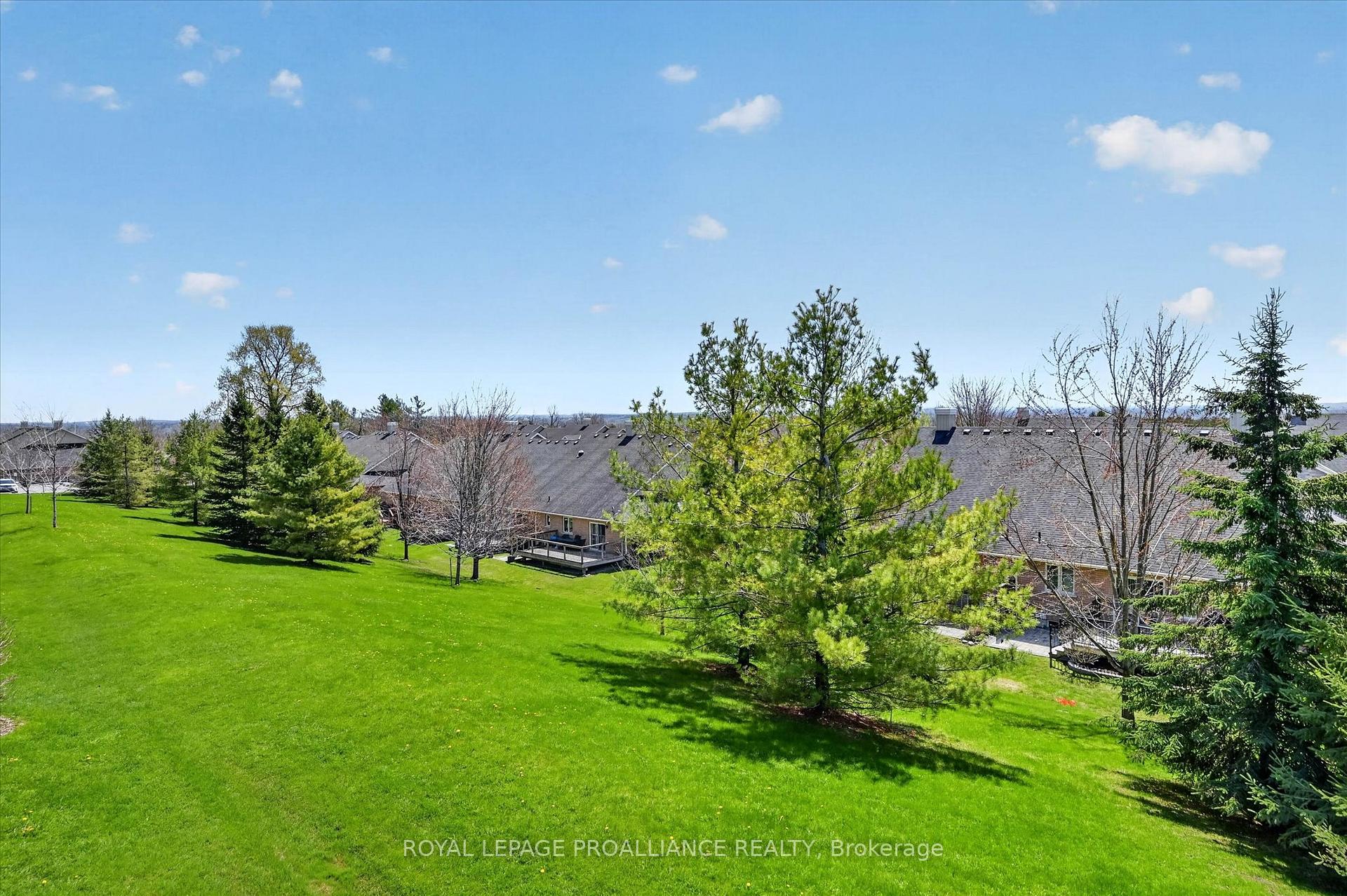 Photo 40 of 138 Village Crescent, Peterborough, Otonabee Ward 1 — HOMEH