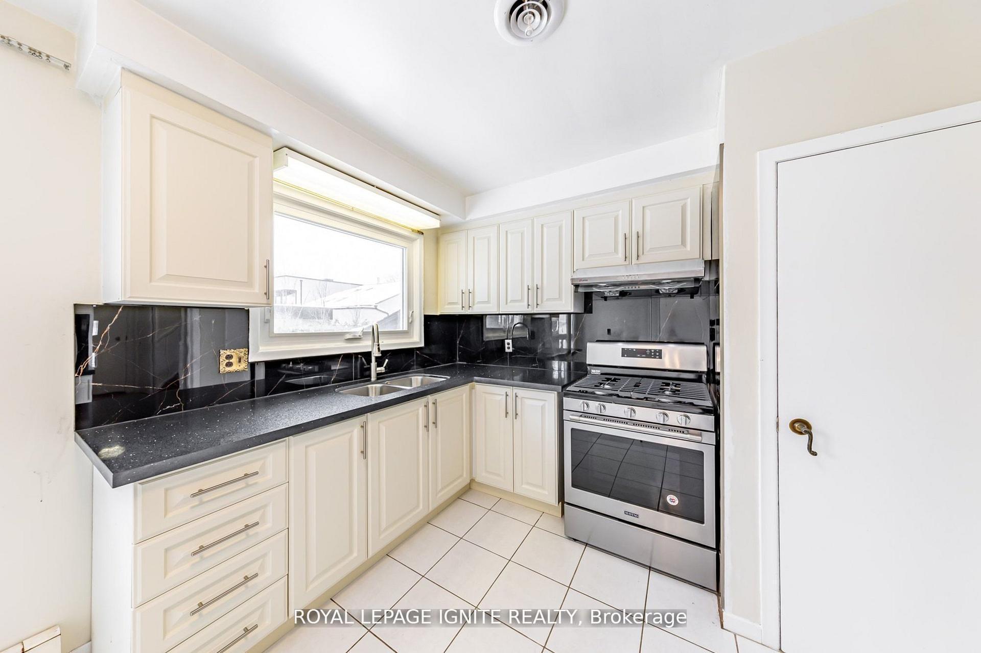Photo 24 of Unit Main, 83 Deep Dene Drive, Scarborough, Highland Creek — HOMEH