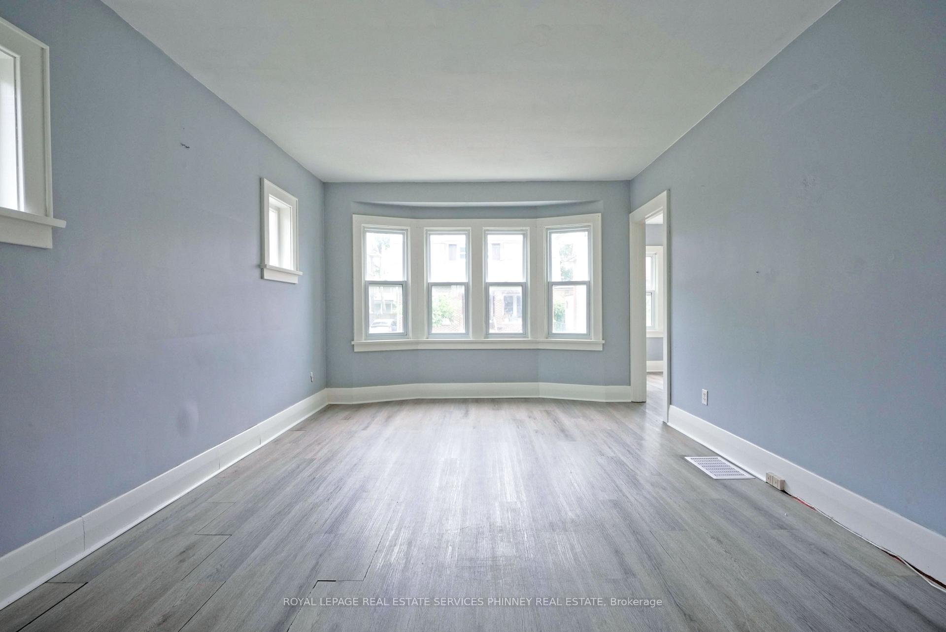 Photo 5 of 26 Avenue Place, Welland, Welland Downtown — HOMEH