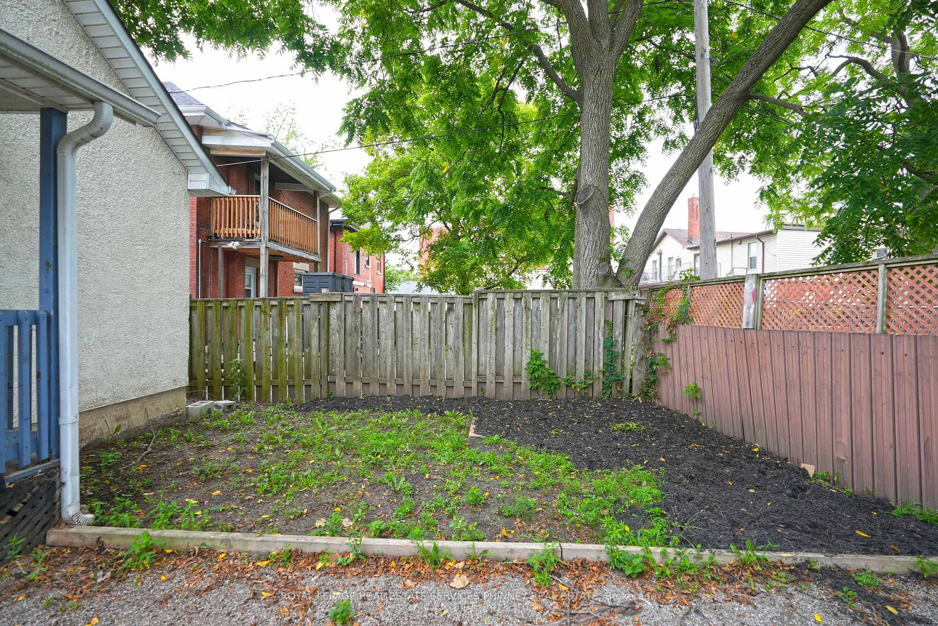 Photo 14 of 26 Avenue Place, Welland, Welland Downtown — HOMEH