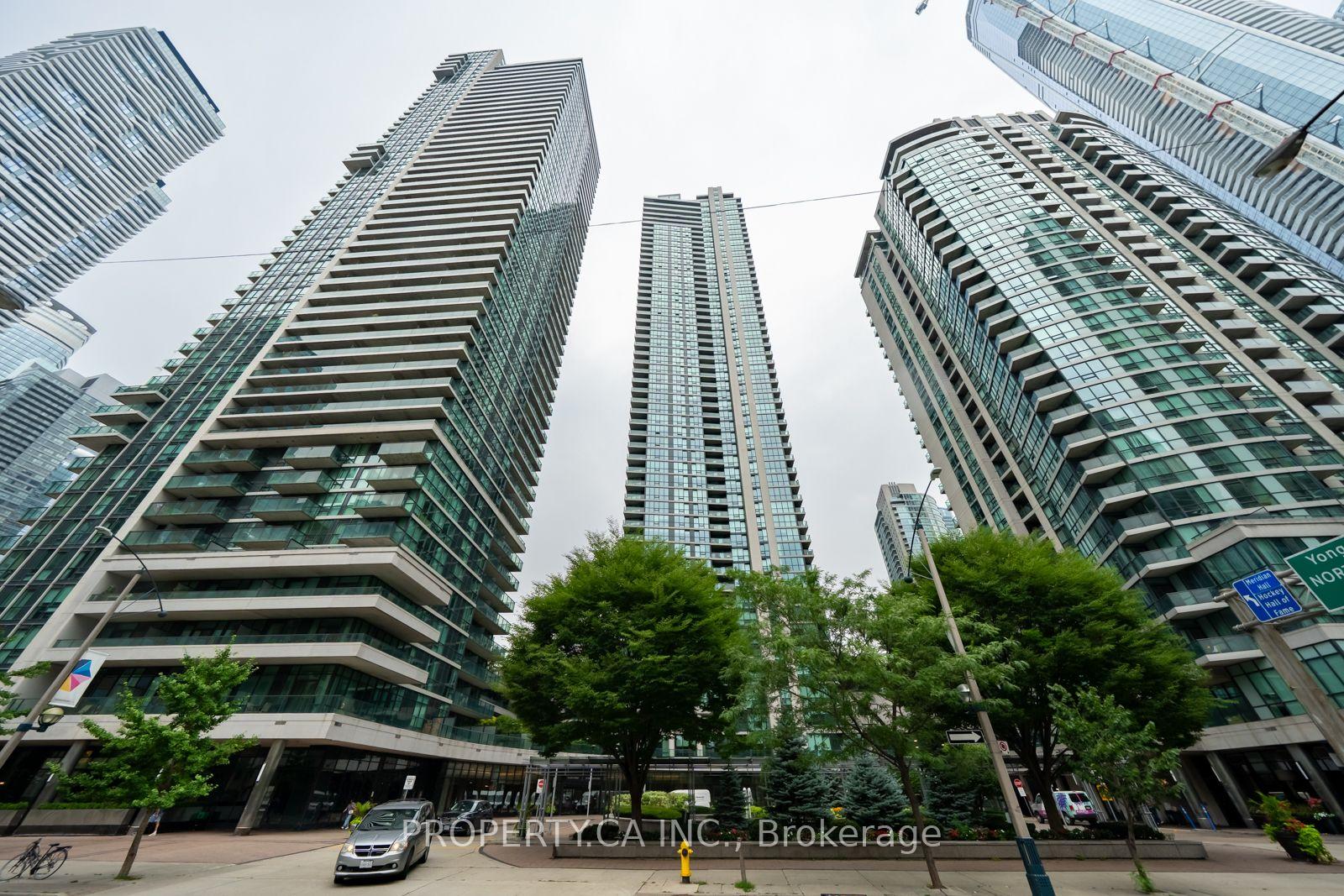 Photo 1 of Unit 910, 18 Harbour Street, Toronto, Waterfront Communities — HOMEH