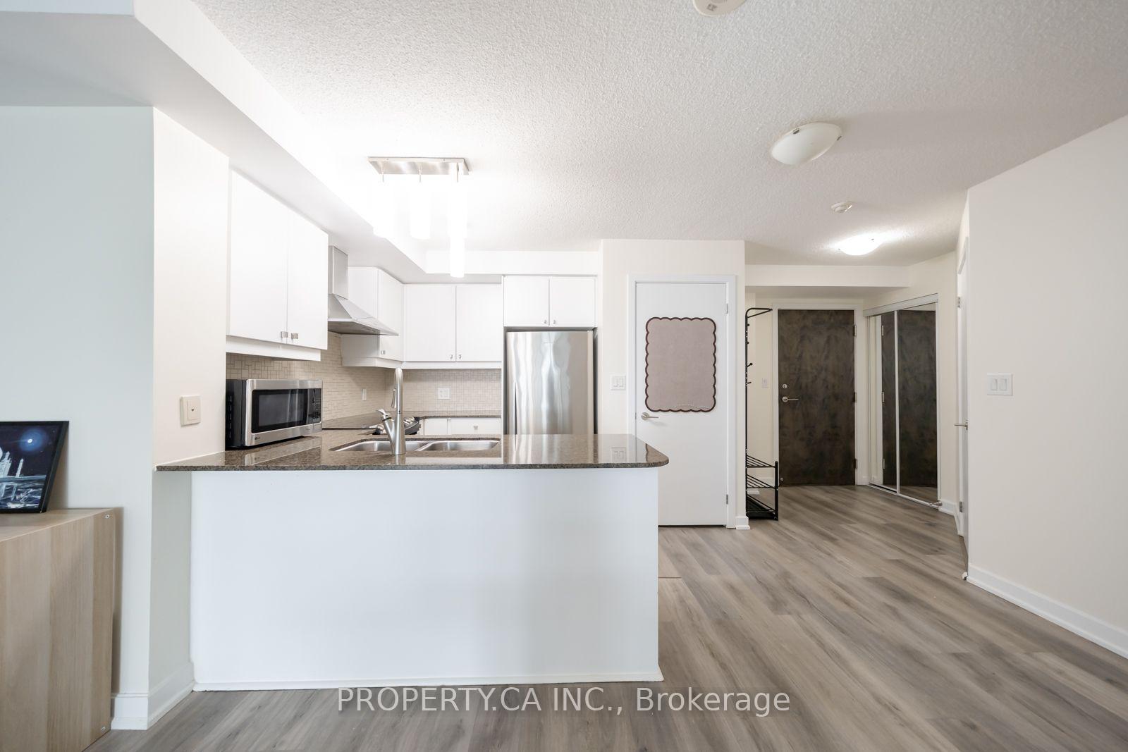 Photo 5 of Unit 910, 18 Harbour Street, Toronto, Waterfront Communities — HOMEH