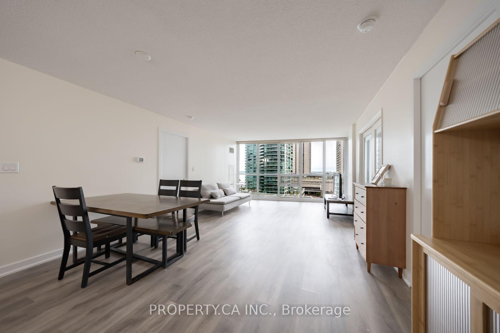 Photo 6 of Unit 910, 18 Harbour Street, Toronto, Waterfront Communities — HOMEH