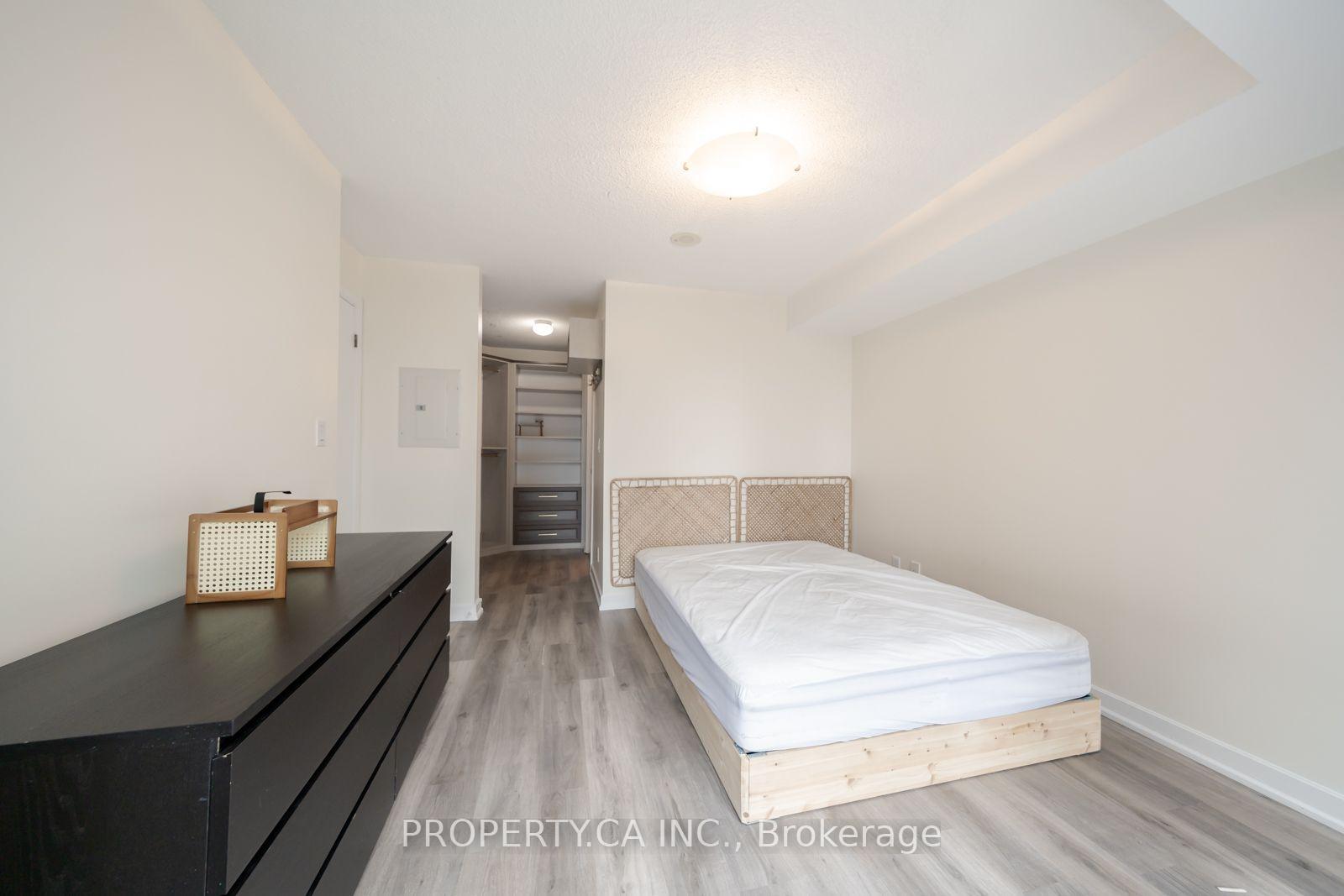 Photo 8 of Unit 910, 18 Harbour Street, Toronto, Waterfront Communities — HOMEH