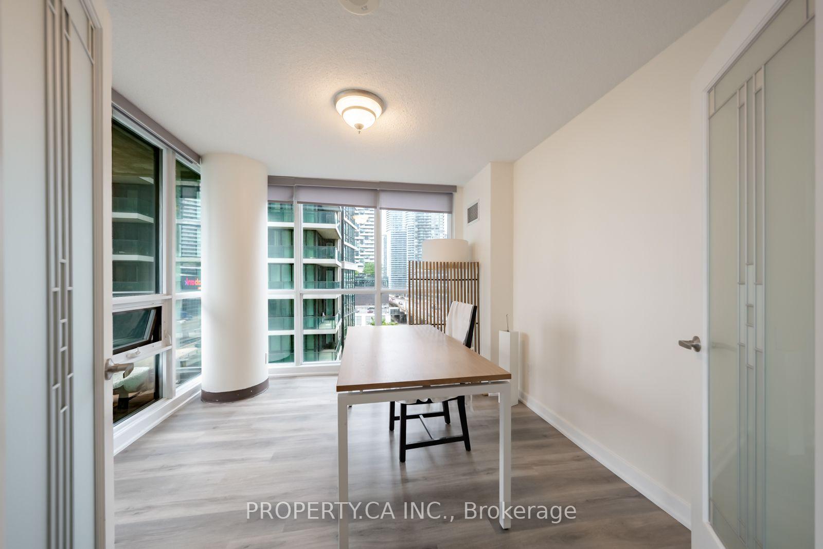 Photo 11 of Unit 910, 18 Harbour Street, Toronto, Waterfront Communities — HOMEH