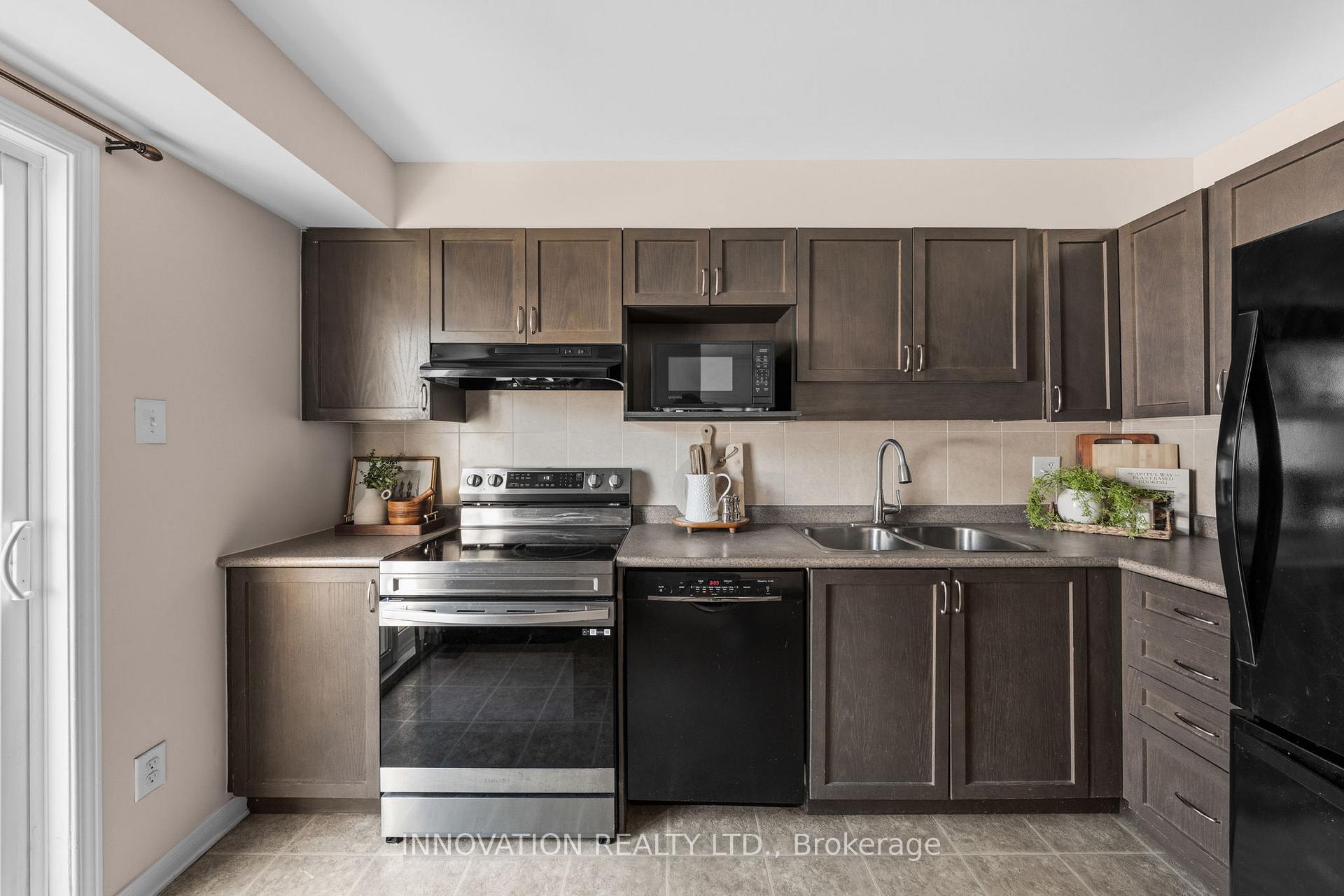 Photo 3 of 974 Klondike Road, Ottawa, Kanata - Morgan's Grant/South March — HOMEH