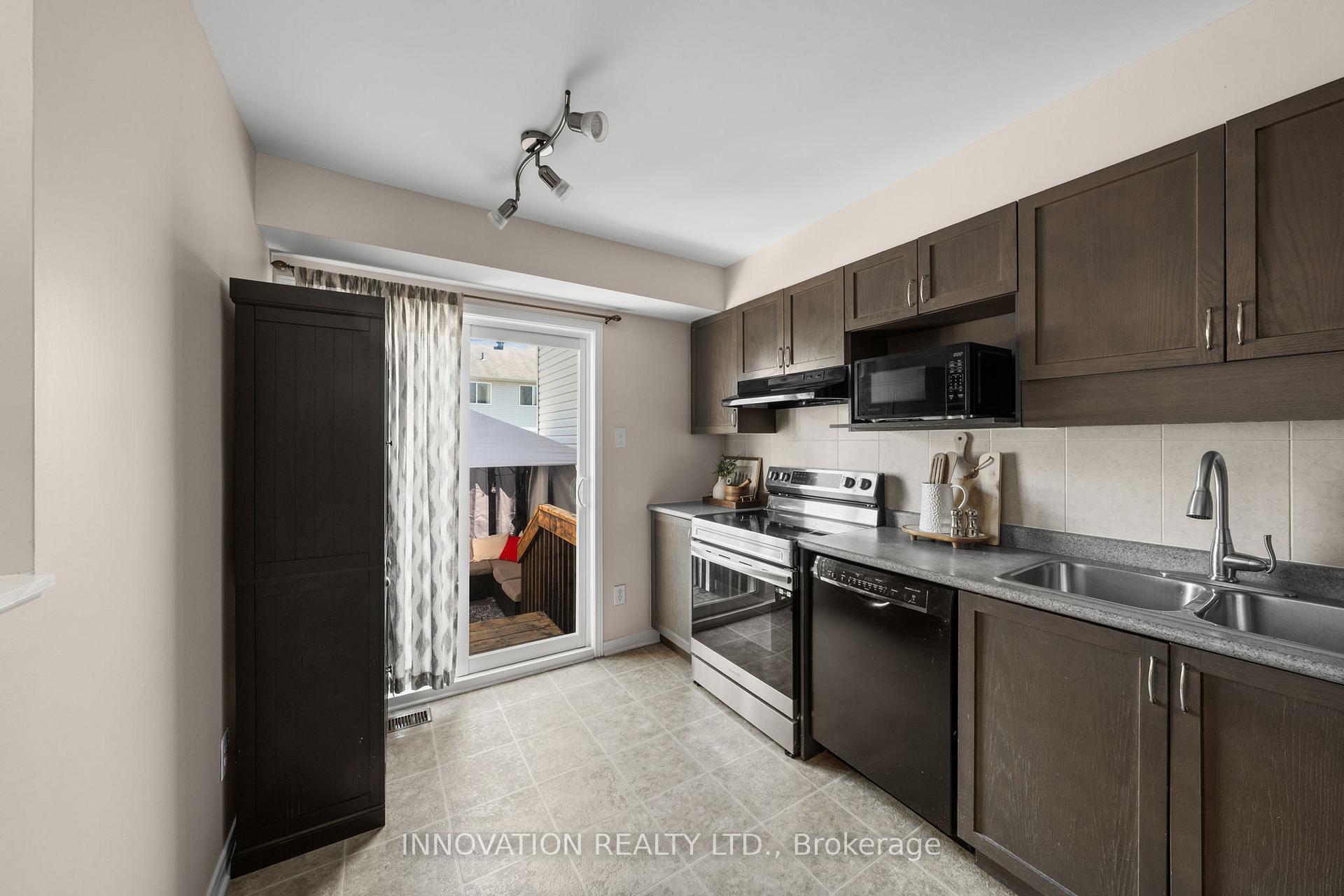 Photo 10 of 974 Klondike Road, Ottawa, Kanata - Morgan's Grant/South March — HOMEH