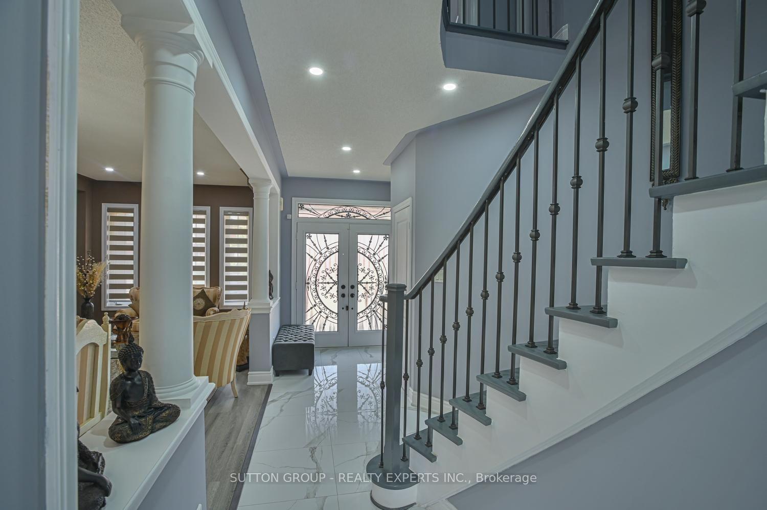 Photo 3 of 373 Sunny Meadow Boulevard, Brampton, Sandringham-Wellington — HOMEH