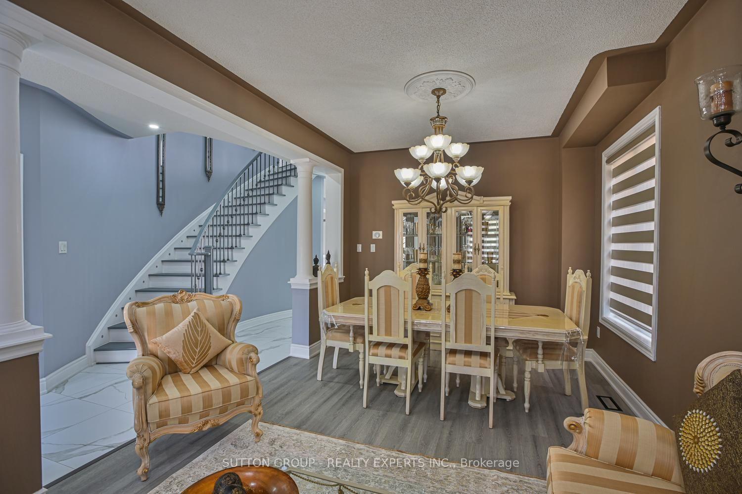 Photo 10 of 373 Sunny Meadow Boulevard, Brampton, Sandringham-Wellington — HOMEH