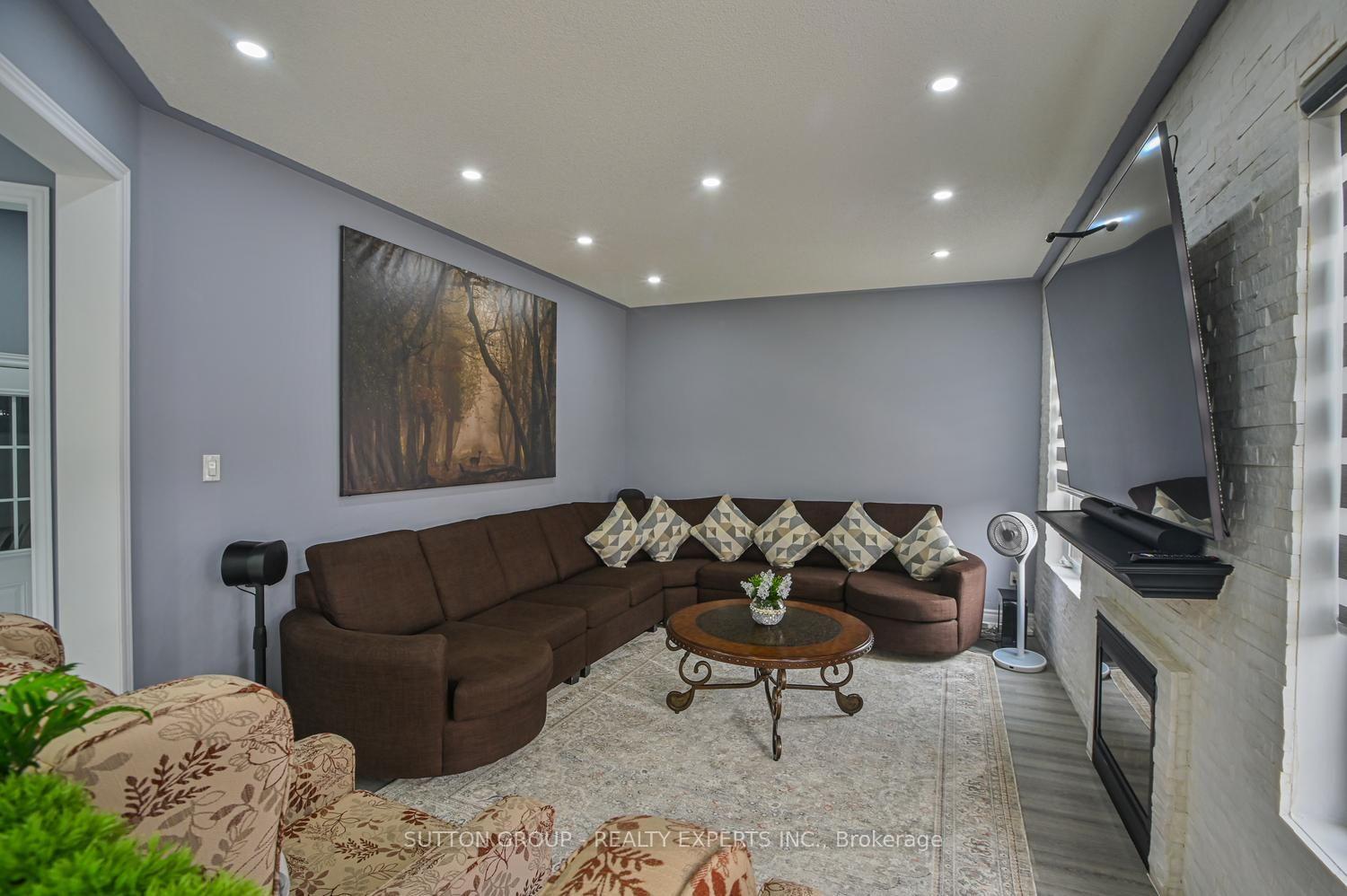 Photo 13 of 373 Sunny Meadow Boulevard, Brampton, Sandringham-Wellington — HOMEH