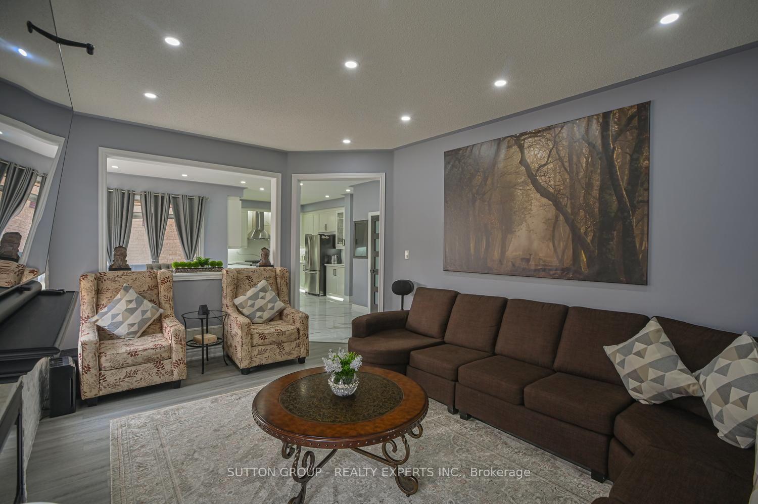 Photo 14 of 373 Sunny Meadow Boulevard, Brampton, Sandringham-Wellington — HOMEH