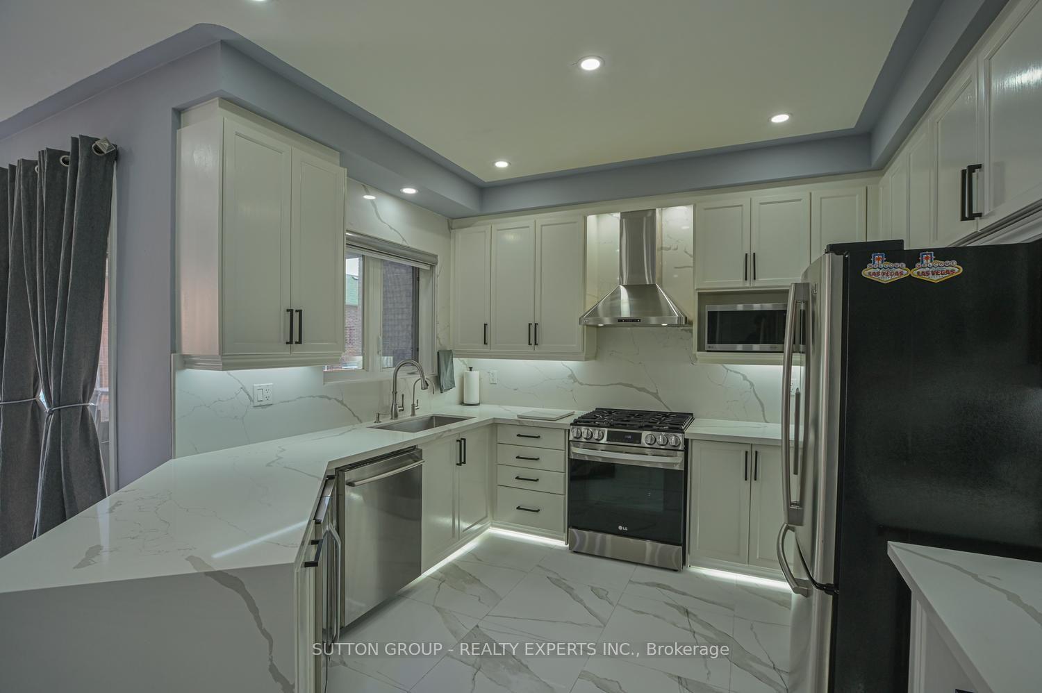 Photo 16 of 373 Sunny Meadow Boulevard, Brampton, Sandringham-Wellington — HOMEH
