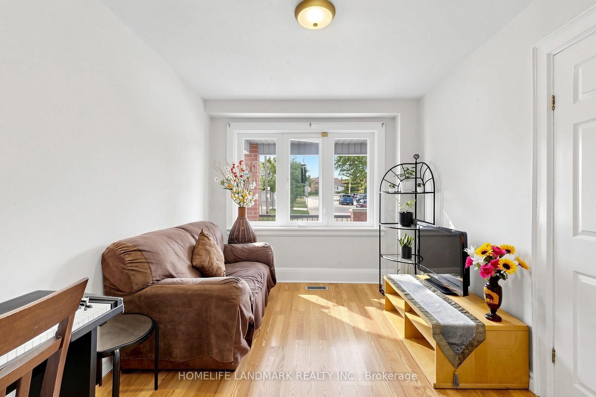 Photo 6 of 484 Glenholme Avenue, Toronto, Oakwood Village — HOMEH