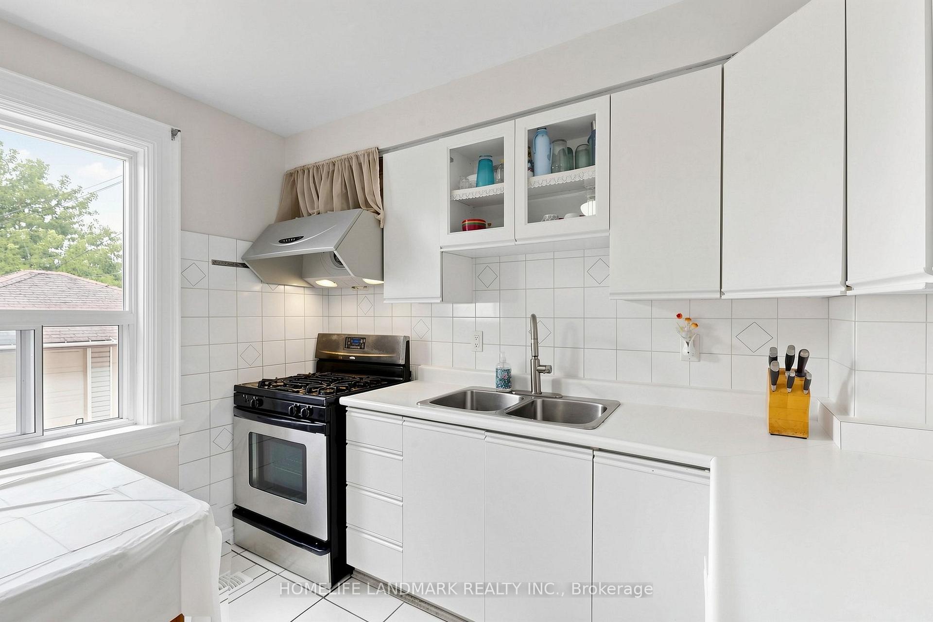 Photo 13 of 484 Glenholme Avenue, Toronto, Oakwood Village — HOMEH