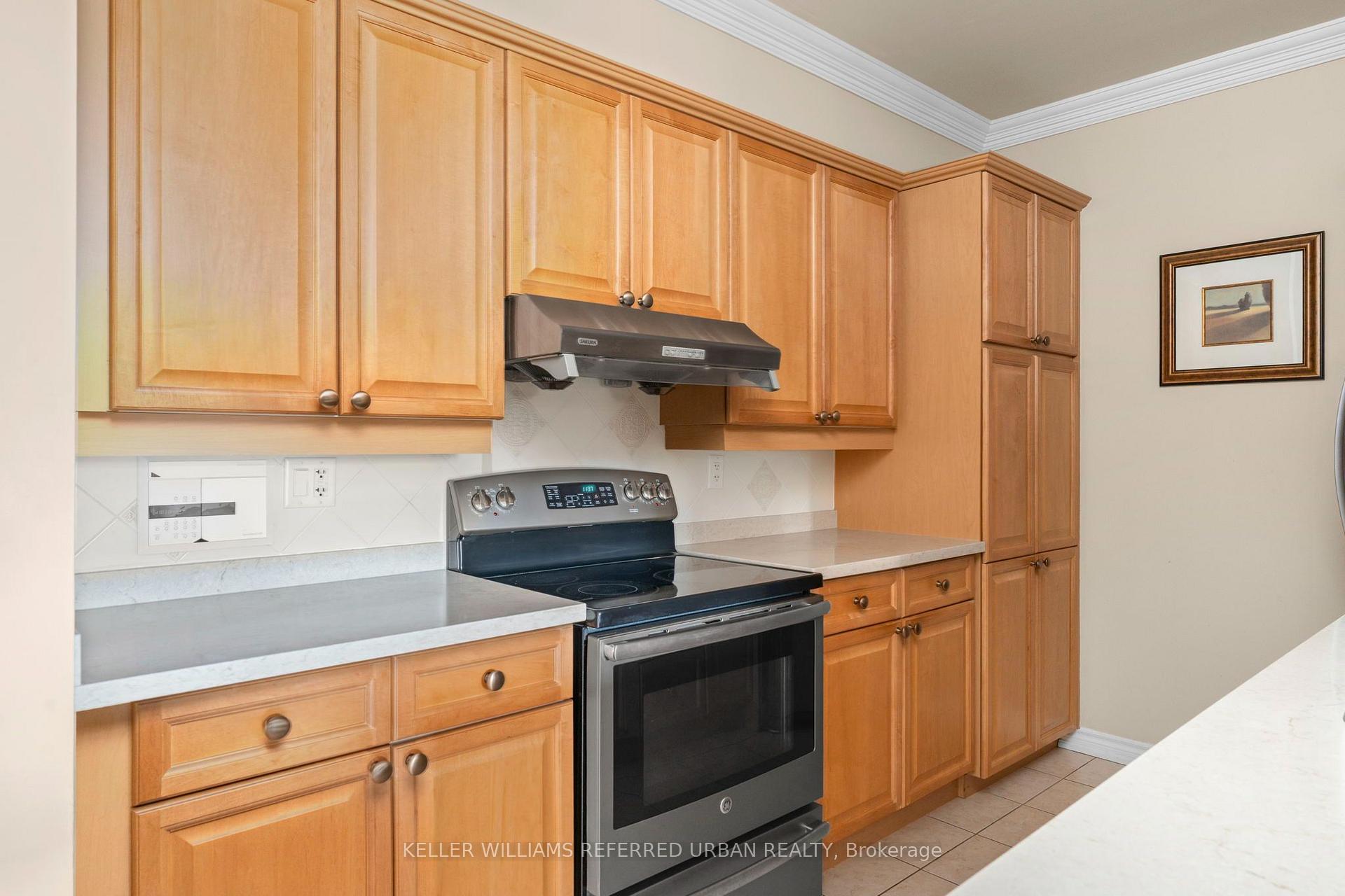 Photo 10 of Unit 212, 9519 Keele Street, Vaughan, Maple — HOMEH