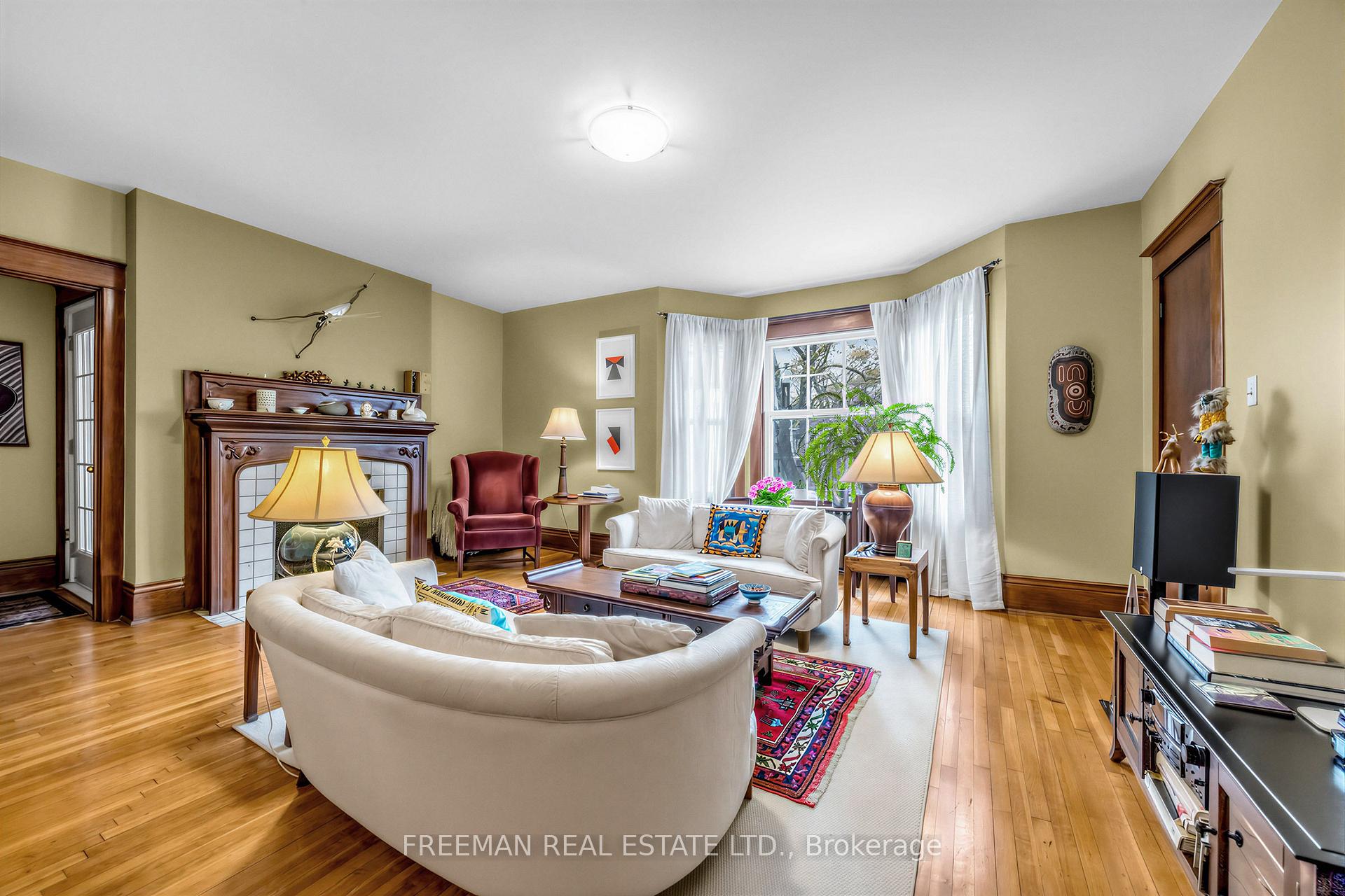 Photo 6 of 129 Indian Road, Toronto, High Park-Swansea — HOMEH