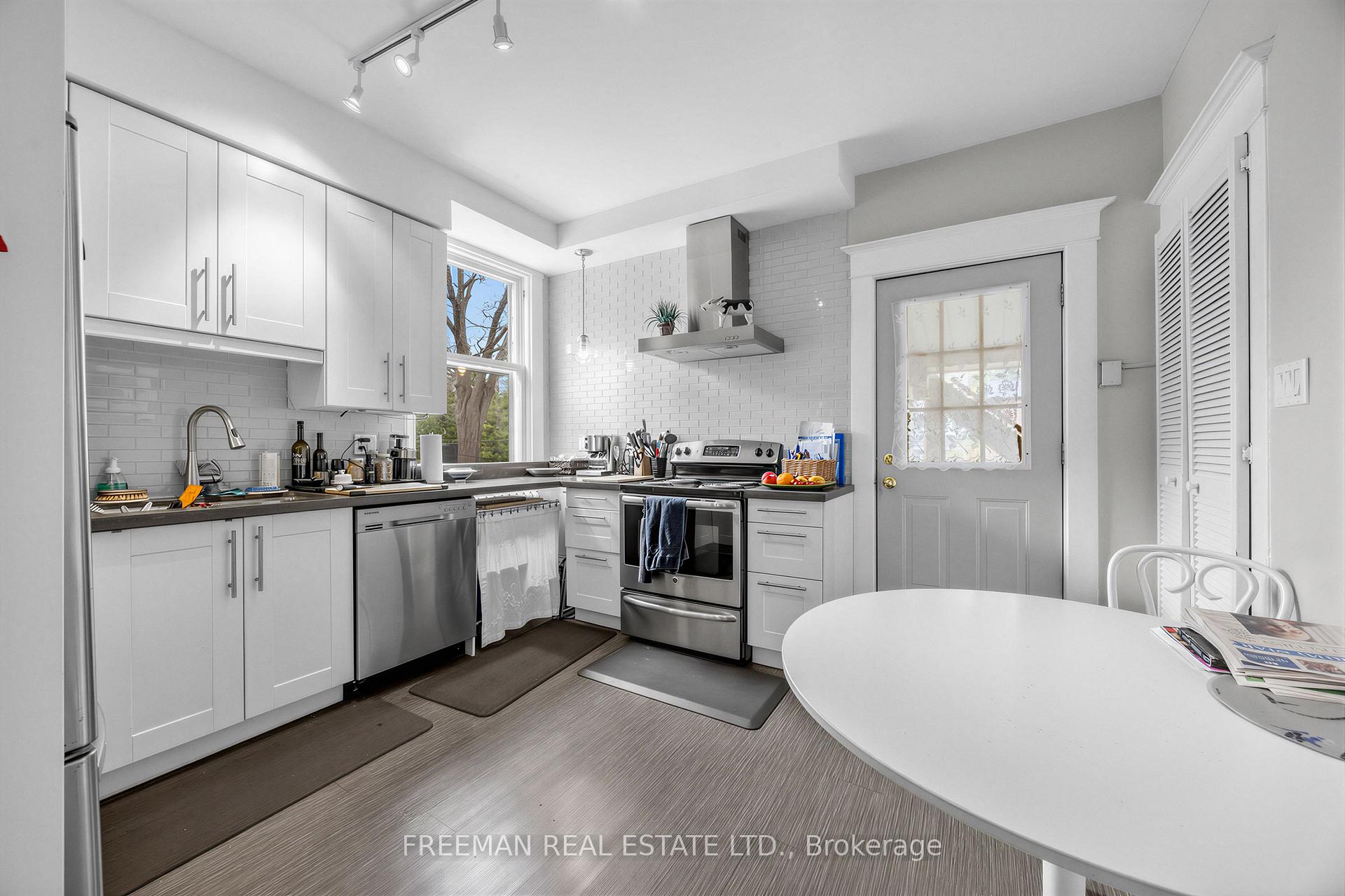 Photo 12 of 129 Indian Road, Toronto, High Park-Swansea — HOMEH
