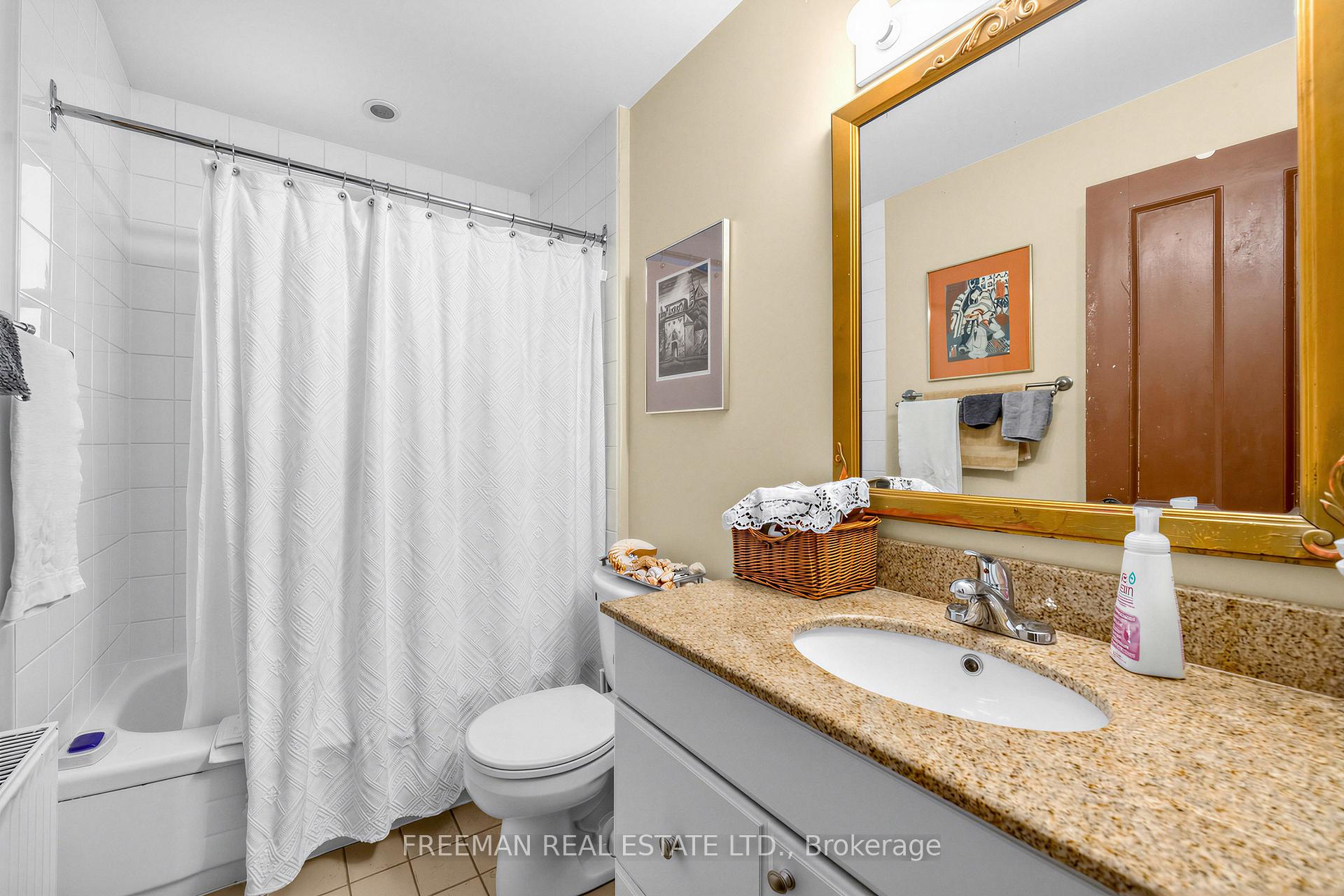 Photo 18 of 129 Indian Road, Toronto, High Park-Swansea — HOMEH
