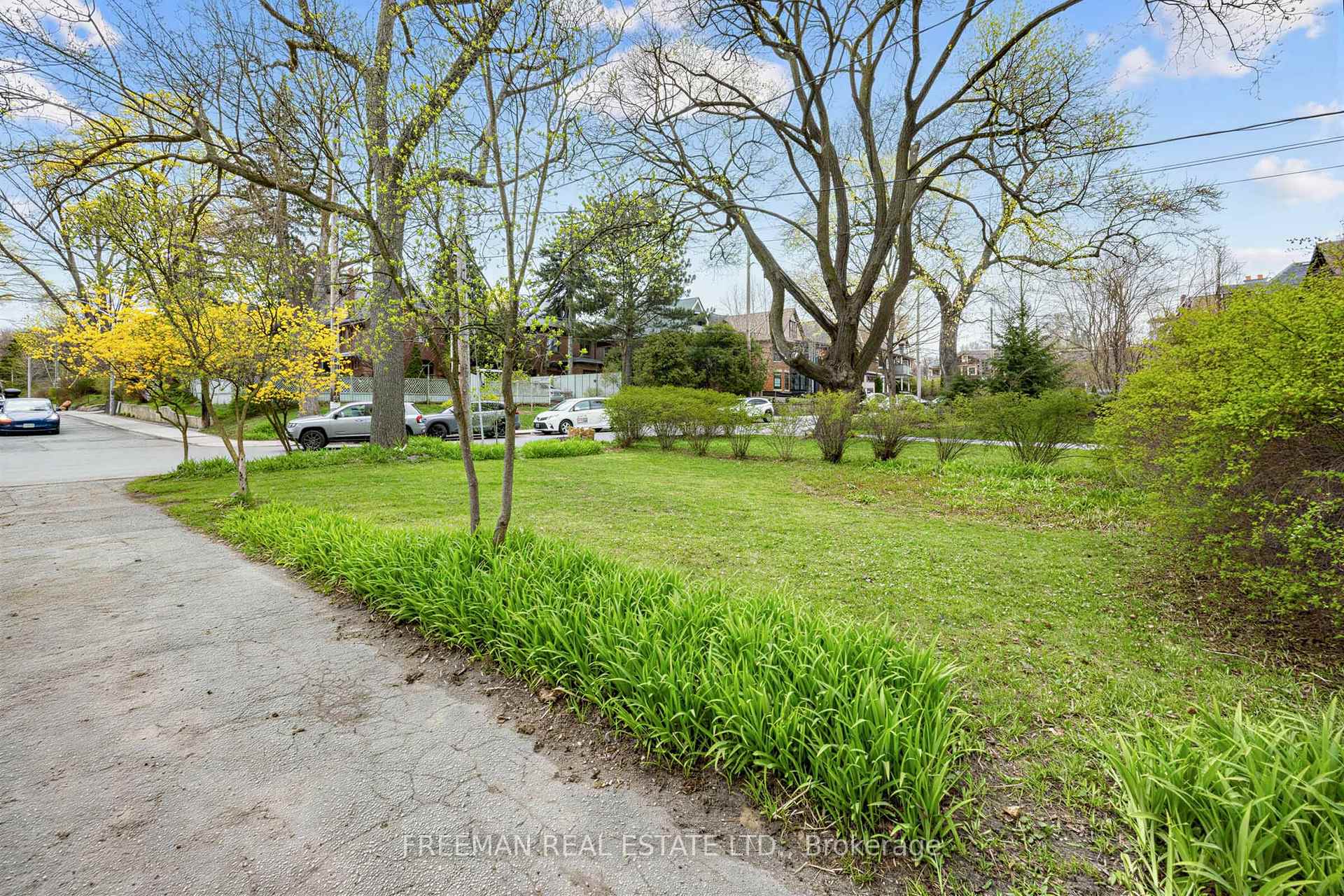 Photo 39 of 129 Indian Road, Toronto, High Park-Swansea — HOMEH