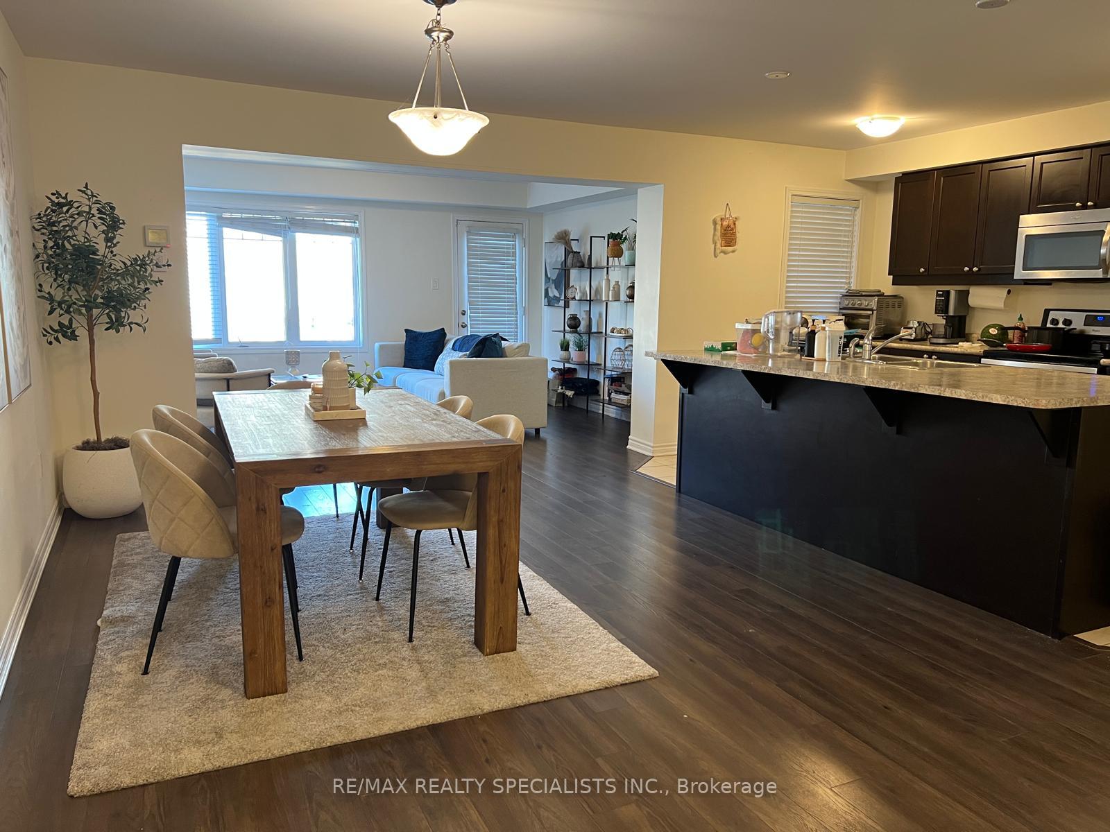 Photo 18 of 285 Casson Point, Milton, Ford — HOMEH