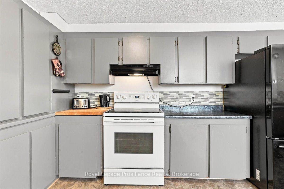 Photo 7 of 1080 Smith Street, Quinte West, Murray Ward — HOMEH