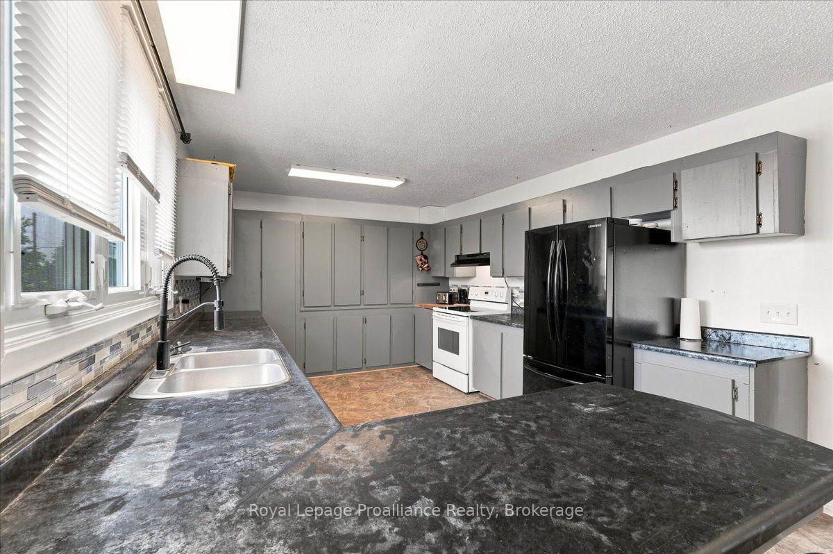 Photo 9 of 1080 Smith Street, Quinte West, Murray Ward — HOMEH