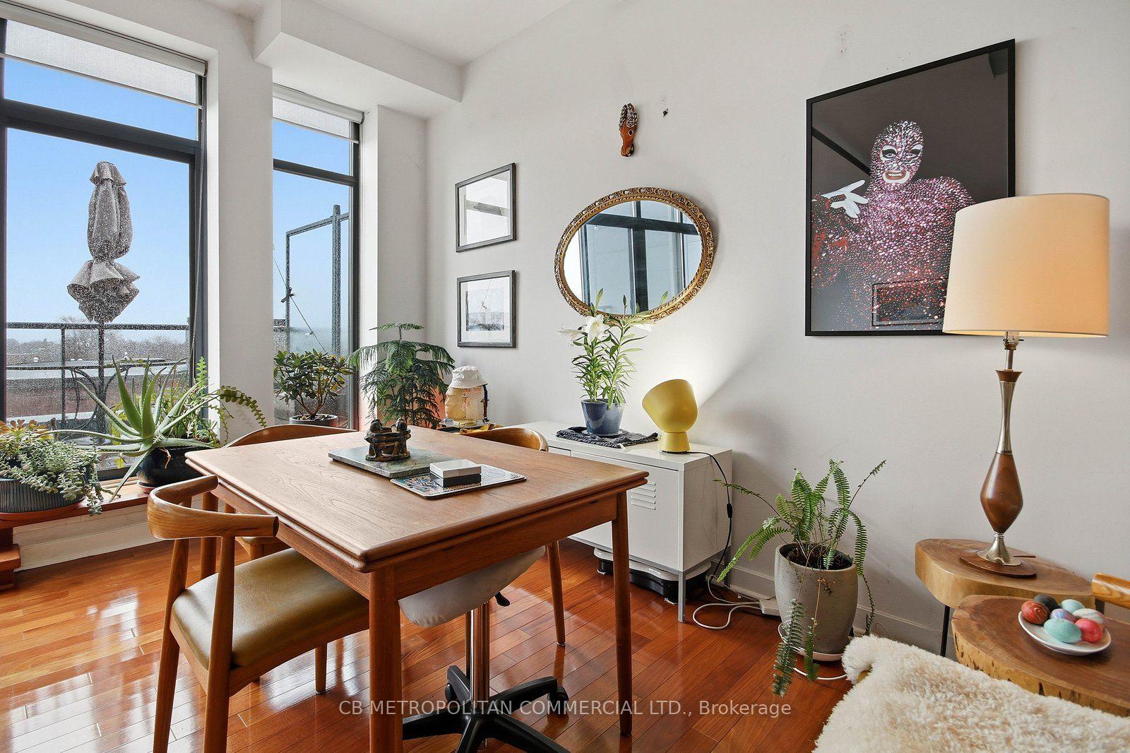 Photo 8 of Unit 405, 363 Sorauren Avenue, Toronto, Roncesvalles — HOMEH