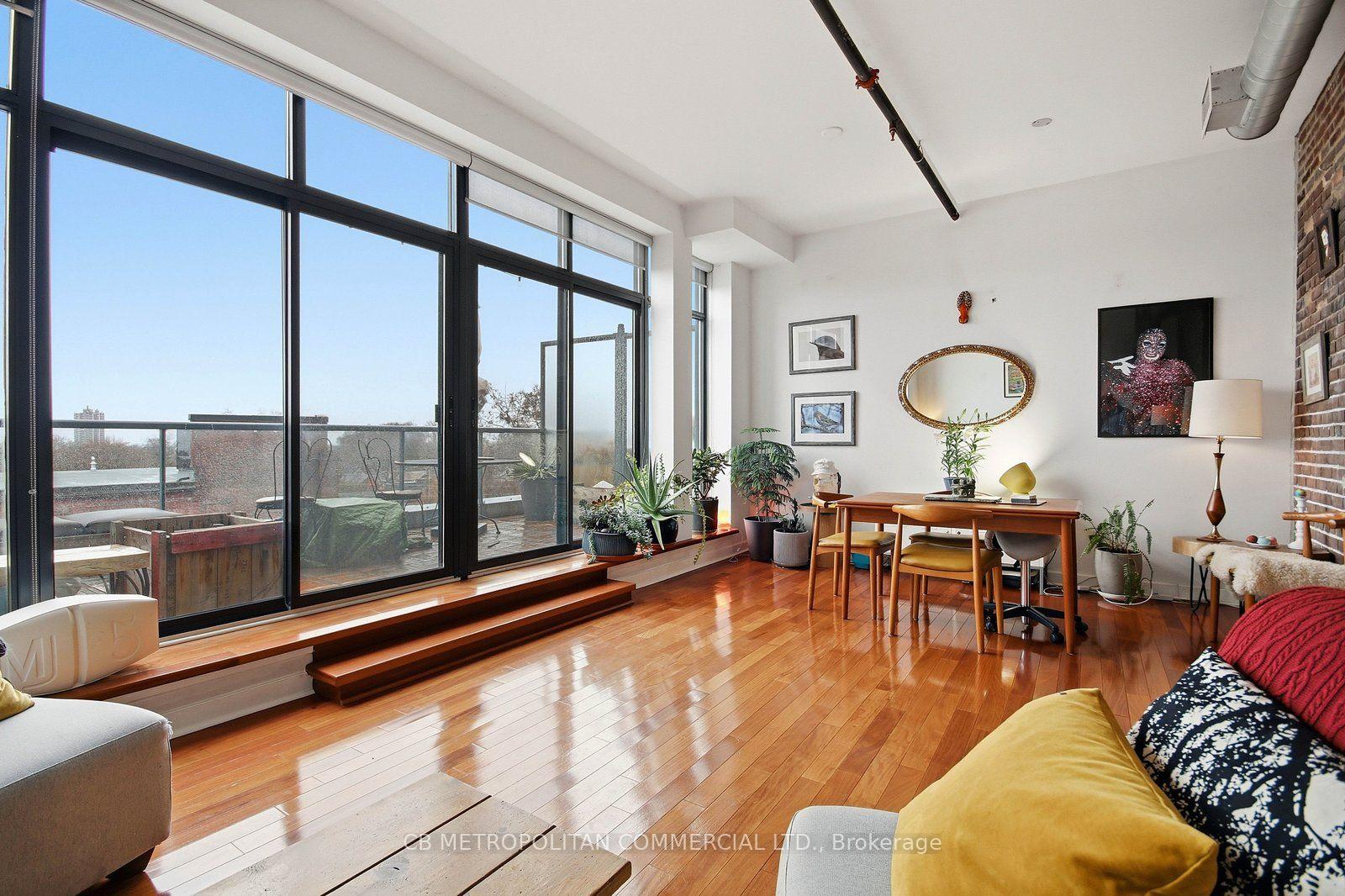 Photo 10 of Unit 405, 363 Sorauren Avenue, Toronto, Roncesvalles — HOMEH