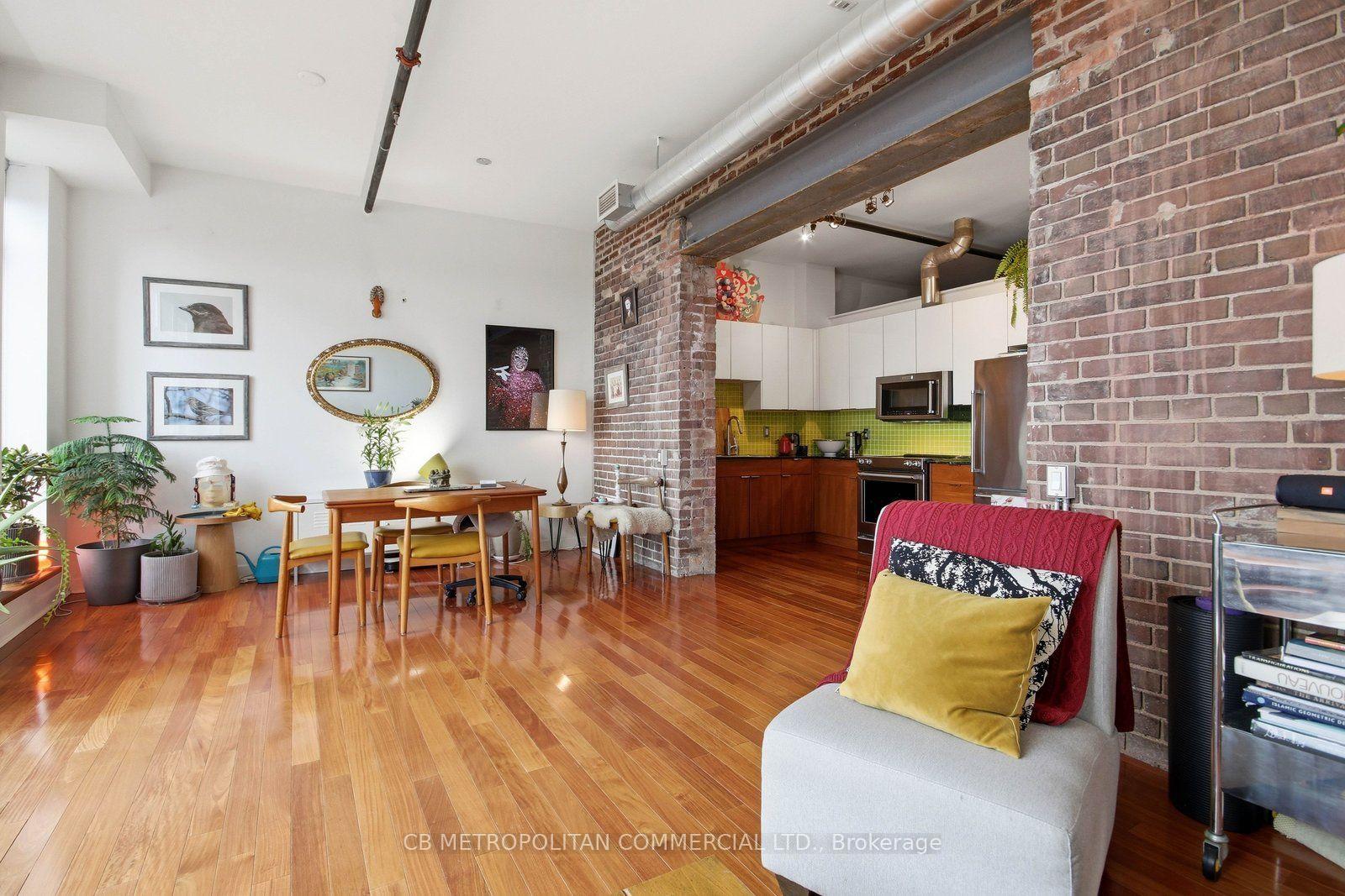 Photo 11 of Unit 405, 363 Sorauren Avenue, Toronto, Roncesvalles — HOMEH