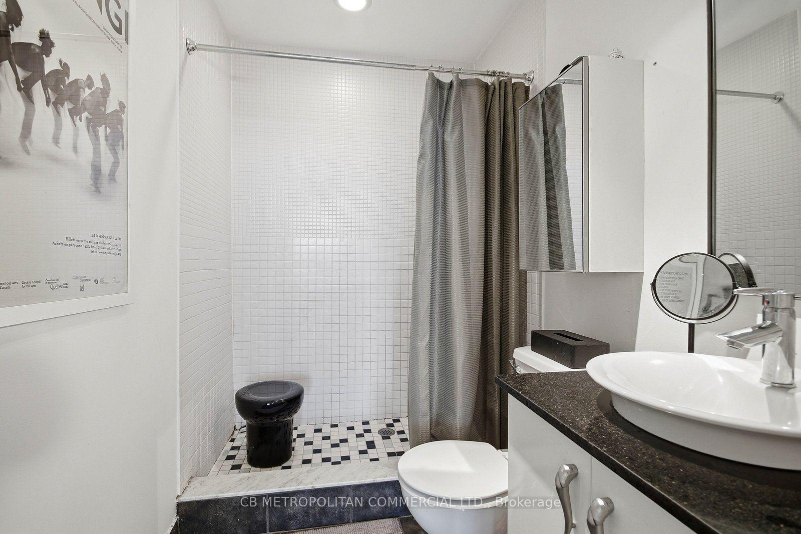 Photo 13 of Unit 405, 363 Sorauren Avenue, Toronto, Roncesvalles — HOMEH