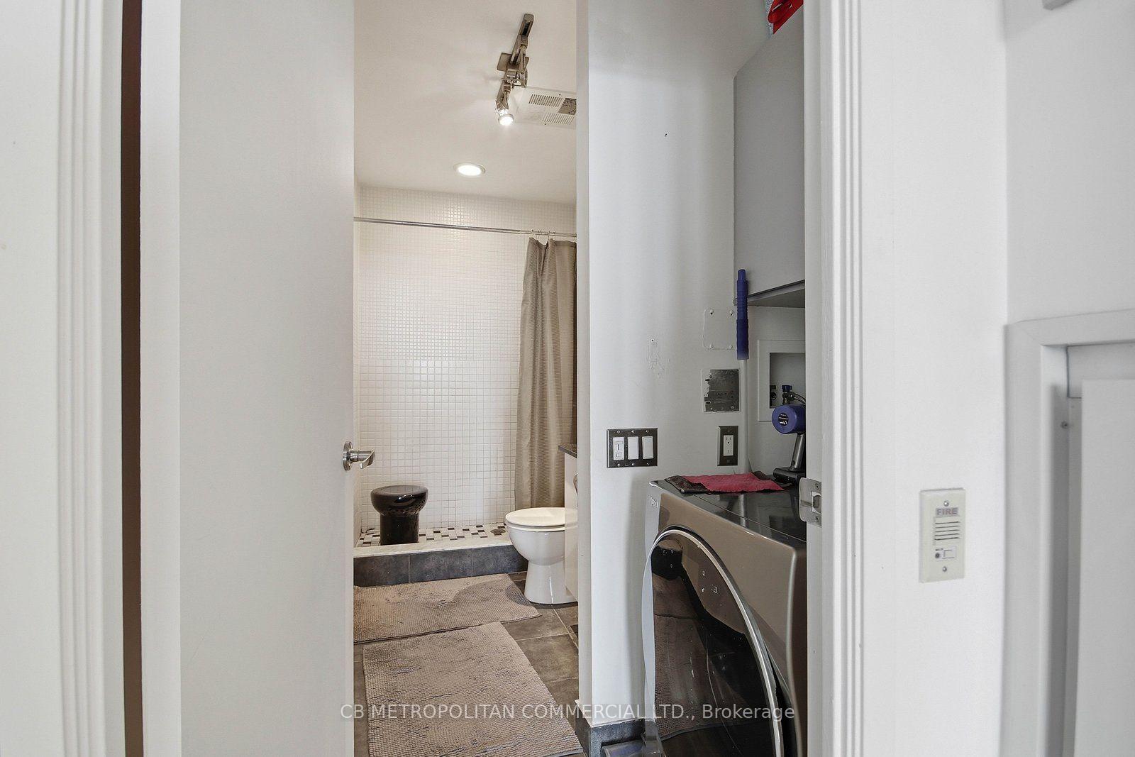Photo 14 of Unit 405, 363 Sorauren Avenue, Toronto, Roncesvalles — HOMEH