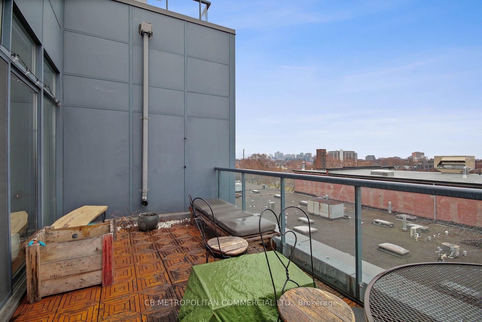 Photo 15 of Unit 405, 363 Sorauren Avenue, Toronto, Roncesvalles — HOMEH