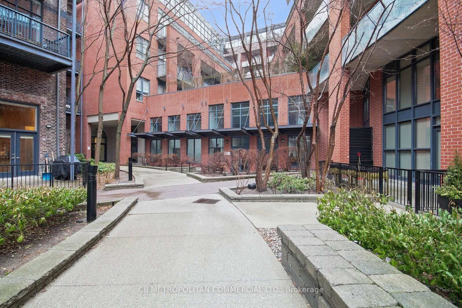 Photo 19 of Unit 405, 363 Sorauren Avenue, Toronto, Roncesvalles — HOMEH