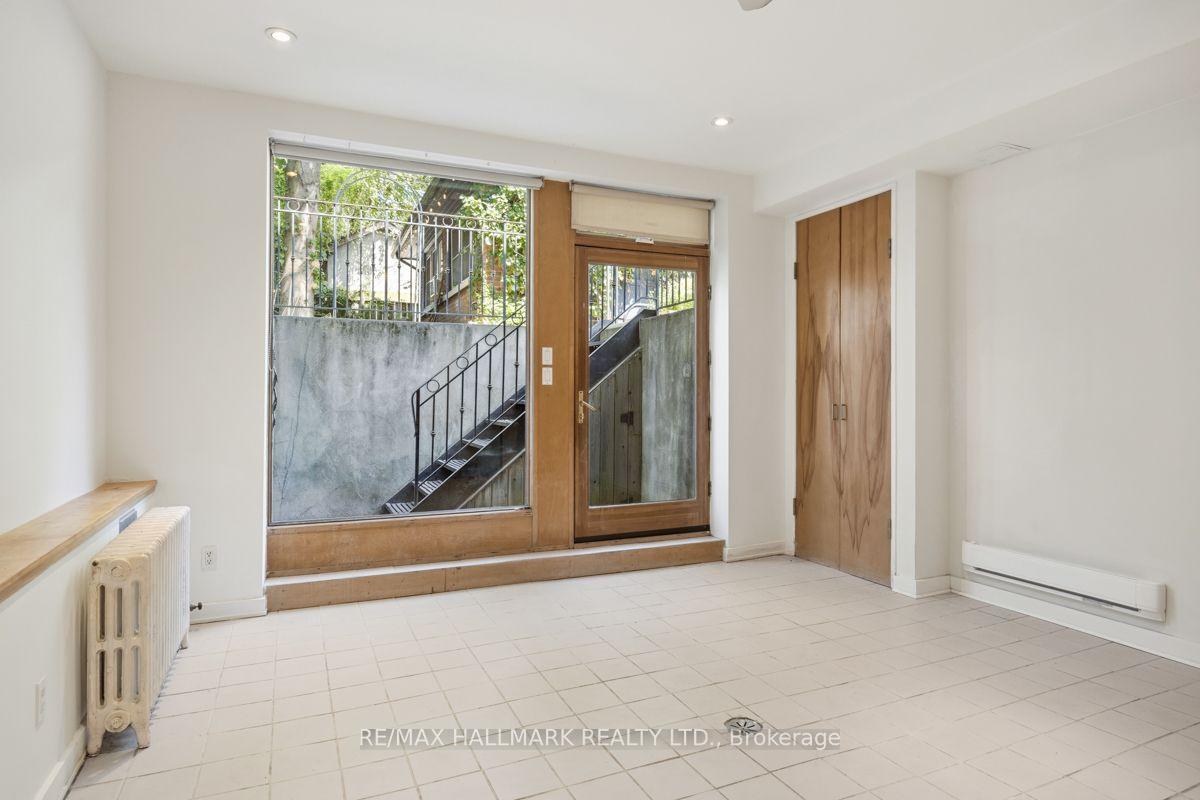 Photo 3 of Unit Back, 321 Palmerston Boulevard, Toronto, Palmerston-Little Italy — HOMEH