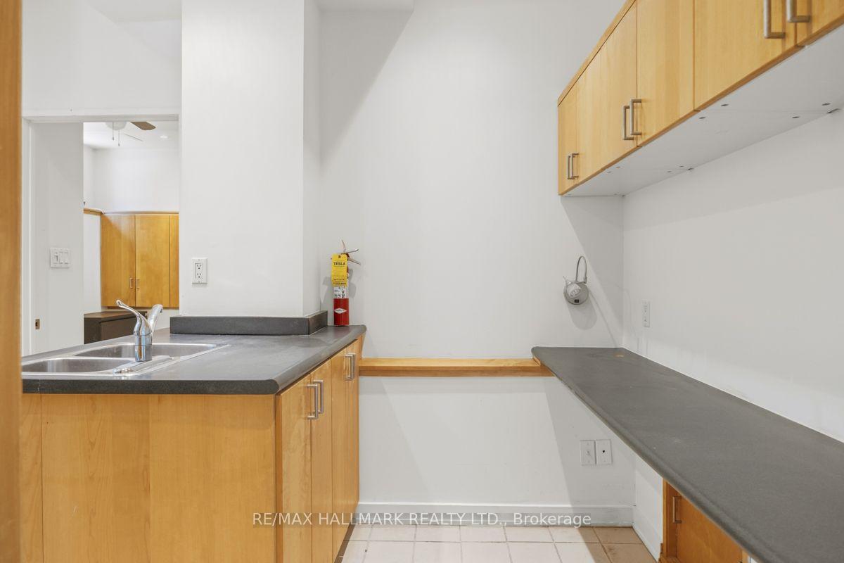 Photo 10 of Unit Back, 321 Palmerston Boulevard, Toronto, Palmerston-Little Italy — HOMEH