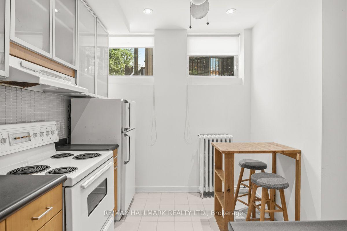Photo 11 of Unit Back, 321 Palmerston Boulevard, Toronto, Palmerston-Little Italy — HOMEH