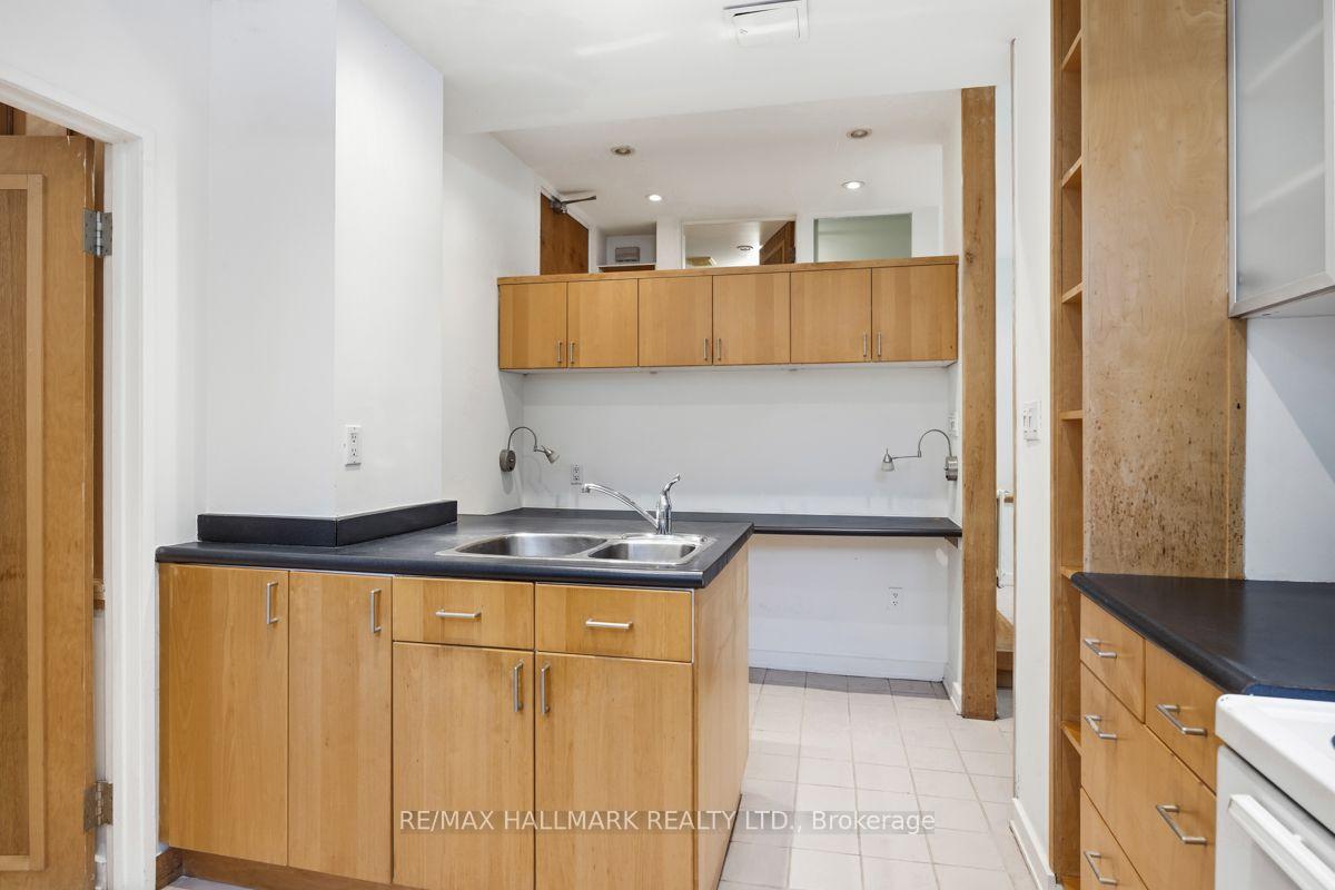 Photo 12 of Unit Back, 321 Palmerston Boulevard, Toronto, Palmerston-Little Italy — HOMEH