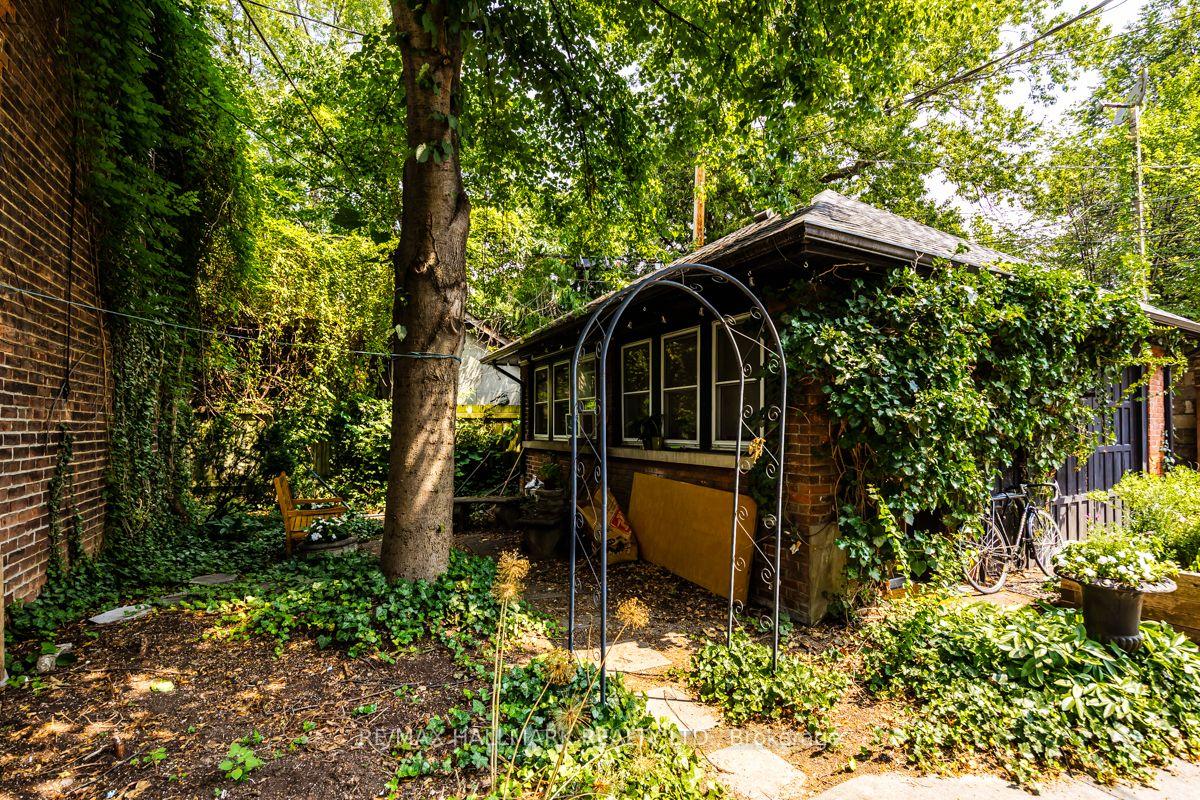Photo 18 of Unit Back, 321 Palmerston Boulevard, Toronto, Palmerston-Little Italy — HOMEH