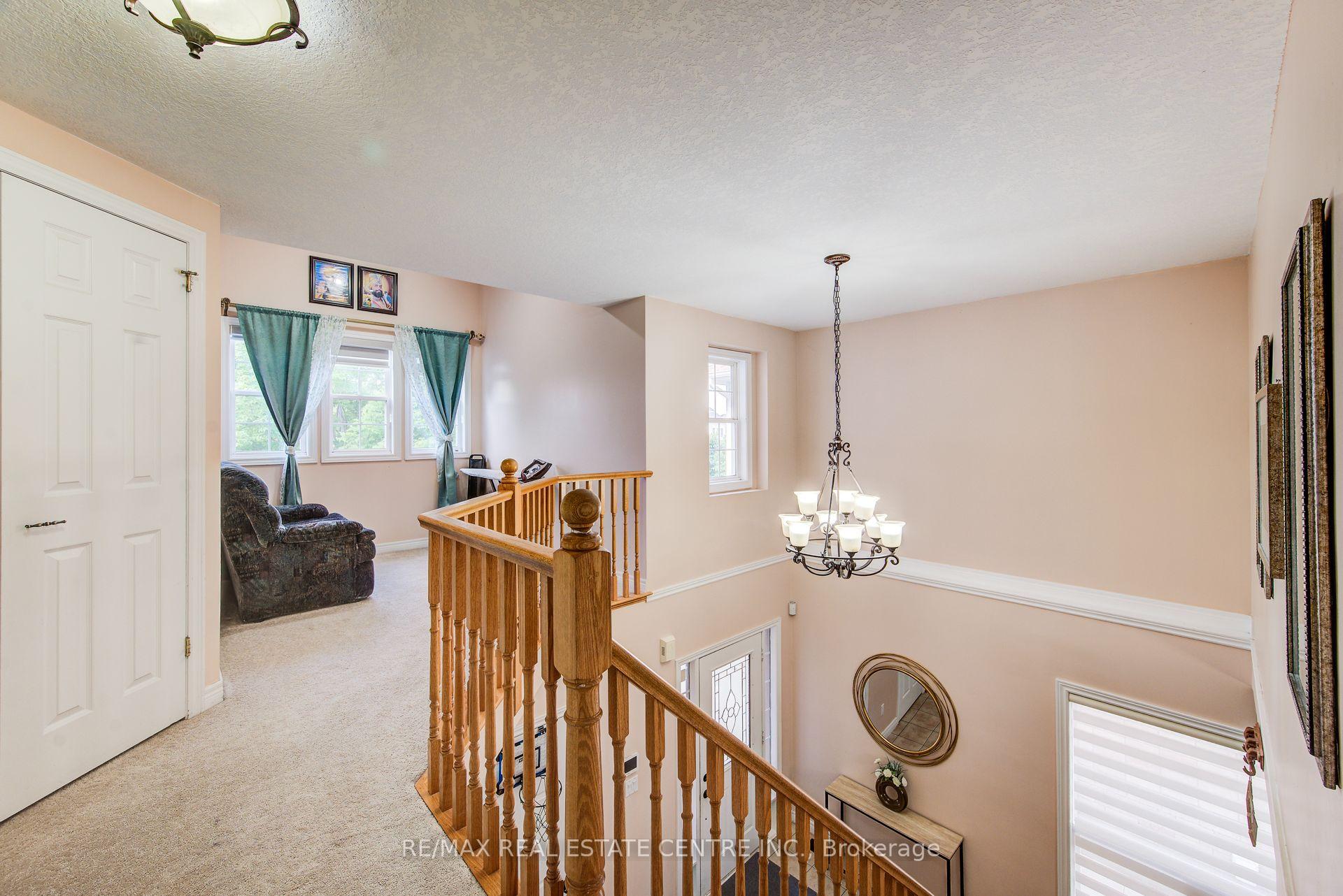 Photo 26 of 16 Paulstown Crescent, Guelph, Clairfields/Hanlon Business Park — HOMEH