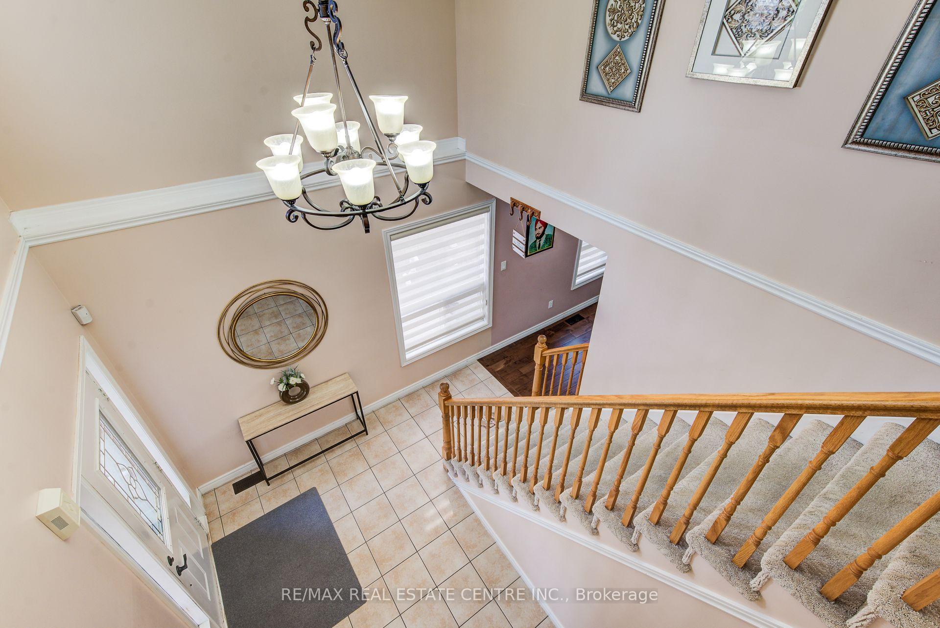 Photo 29 of 16 Paulstown Crescent, Guelph, Clairfields/Hanlon Business Park — HOMEH