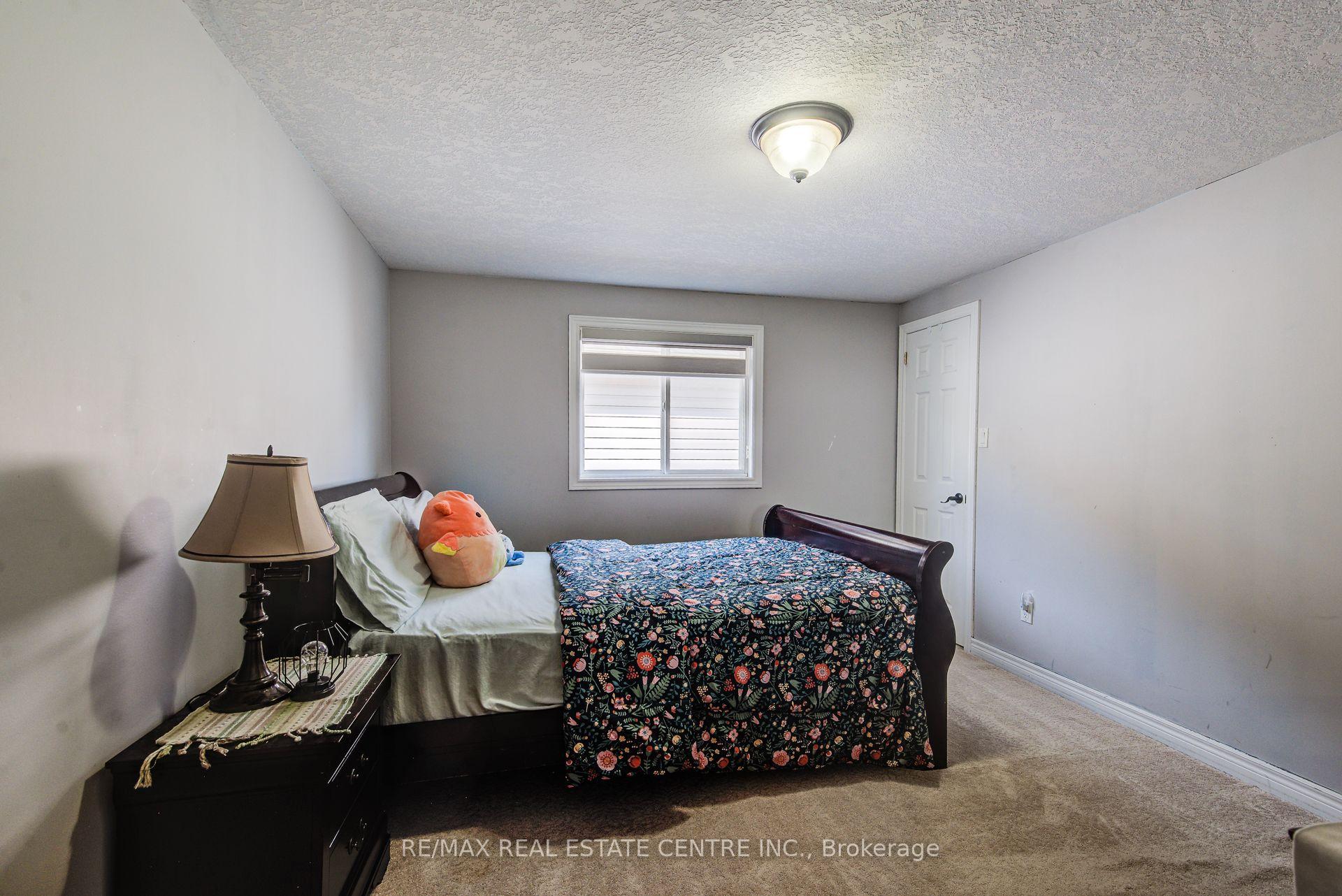 Photo 32 of 16 Paulstown Crescent, Guelph, Clairfields/Hanlon Business Park — HOMEH