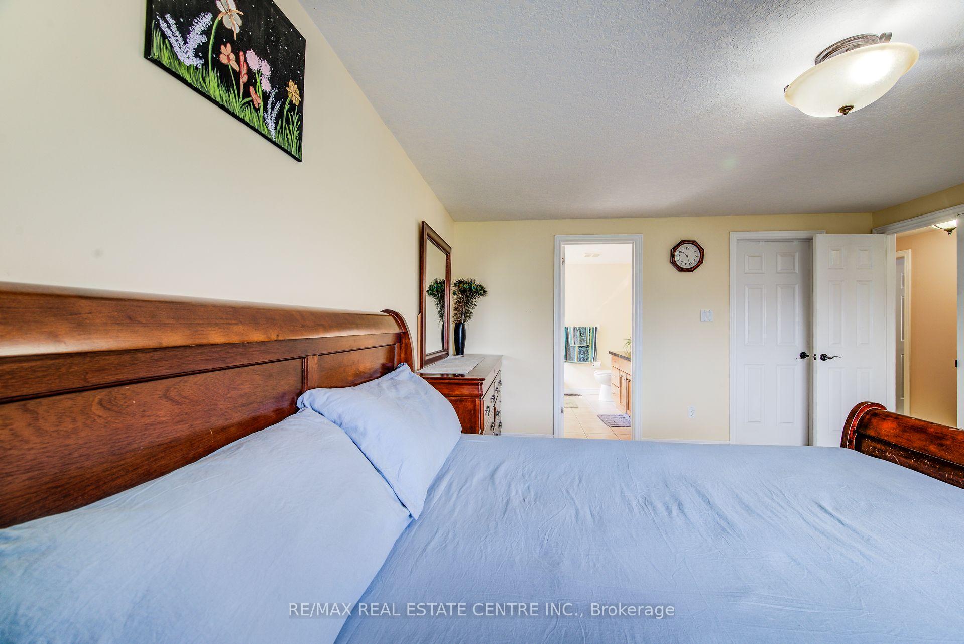 Photo 36 of 16 Paulstown Crescent, Guelph, Clairfields/Hanlon Business Park — HOMEH